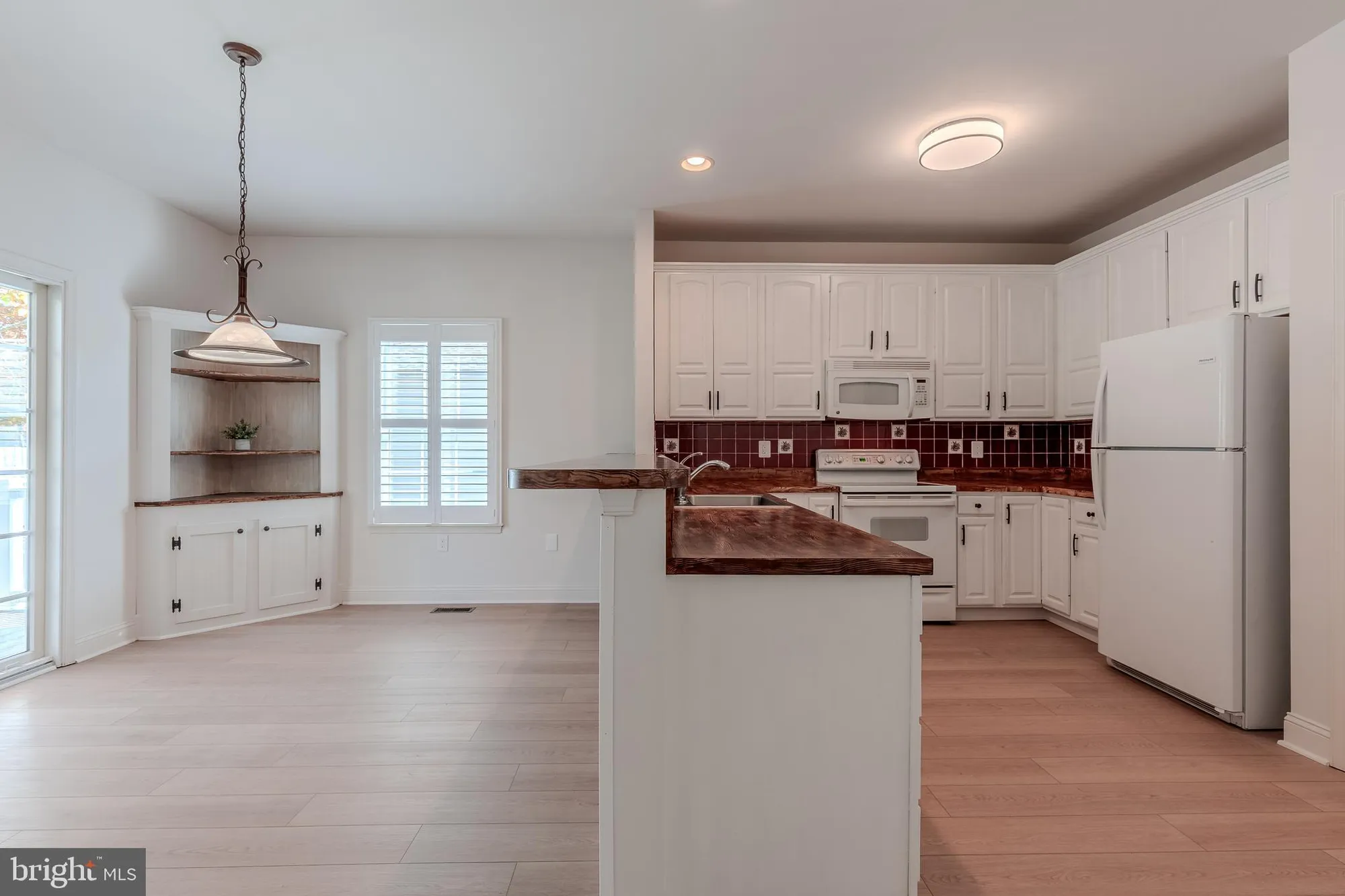 Property Slideshow image 12 of 31 | 62 wynndemere ct, Cape May Court House, NJ, 08210