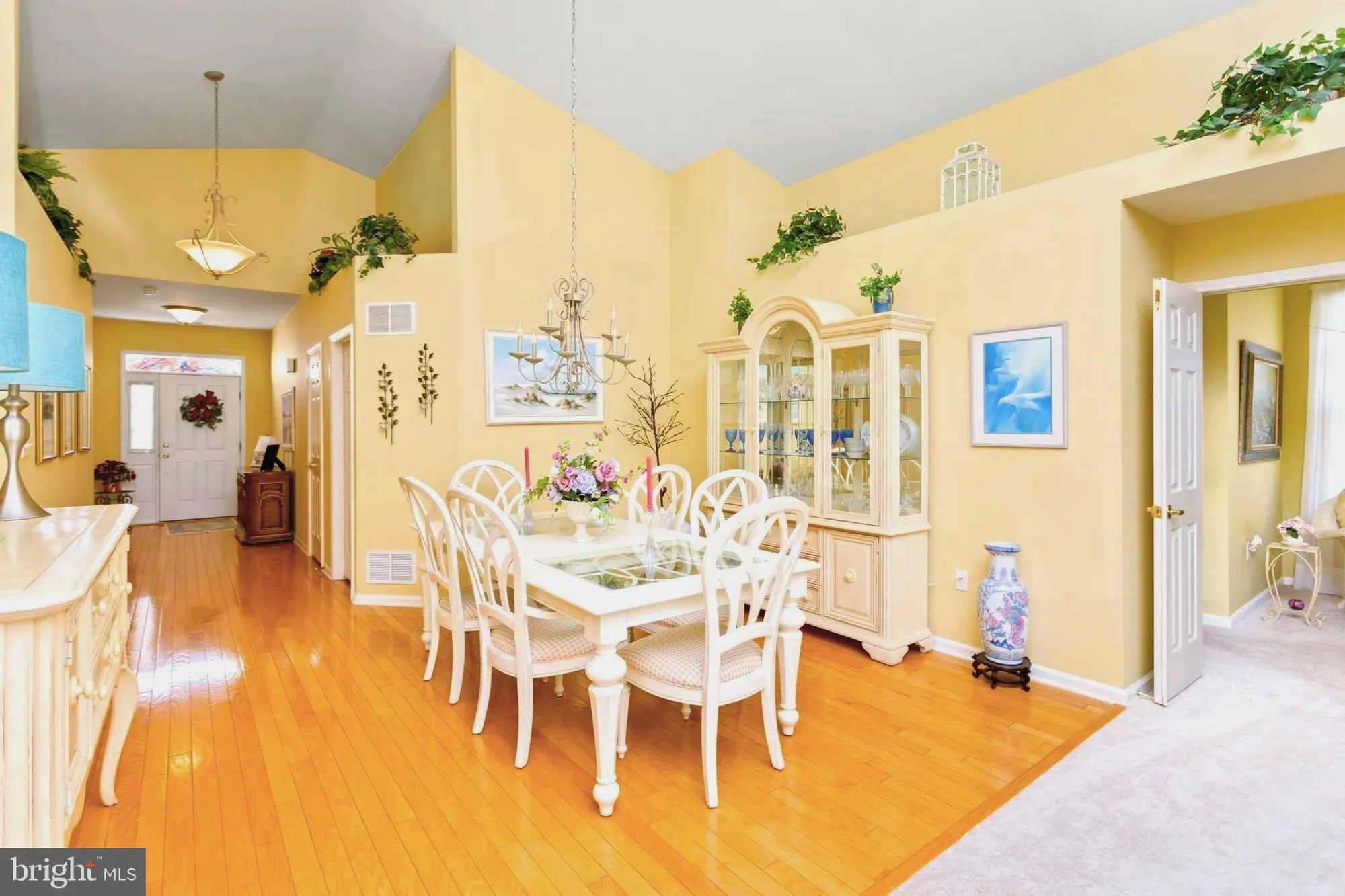 Property Slideshow image 8 of 44 | 10 powderhorn way, Allentown, NJ, 08501