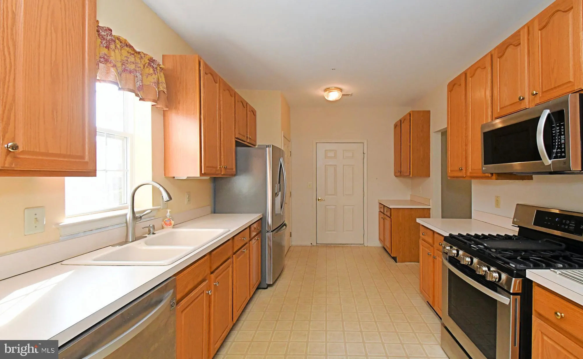 Property Slideshow image 12 of 39 | 37 stuart dr # 37, Norristown, PA, 19401