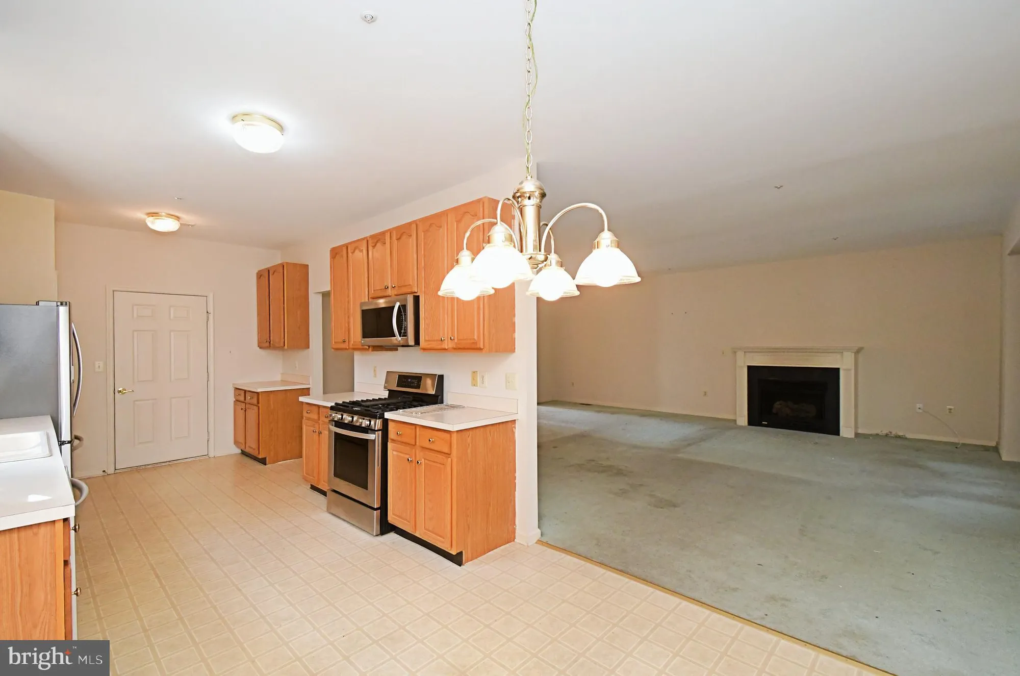 Property Slideshow image 15 of 39 | 37 stuart dr # 37, Norristown, PA, 19401