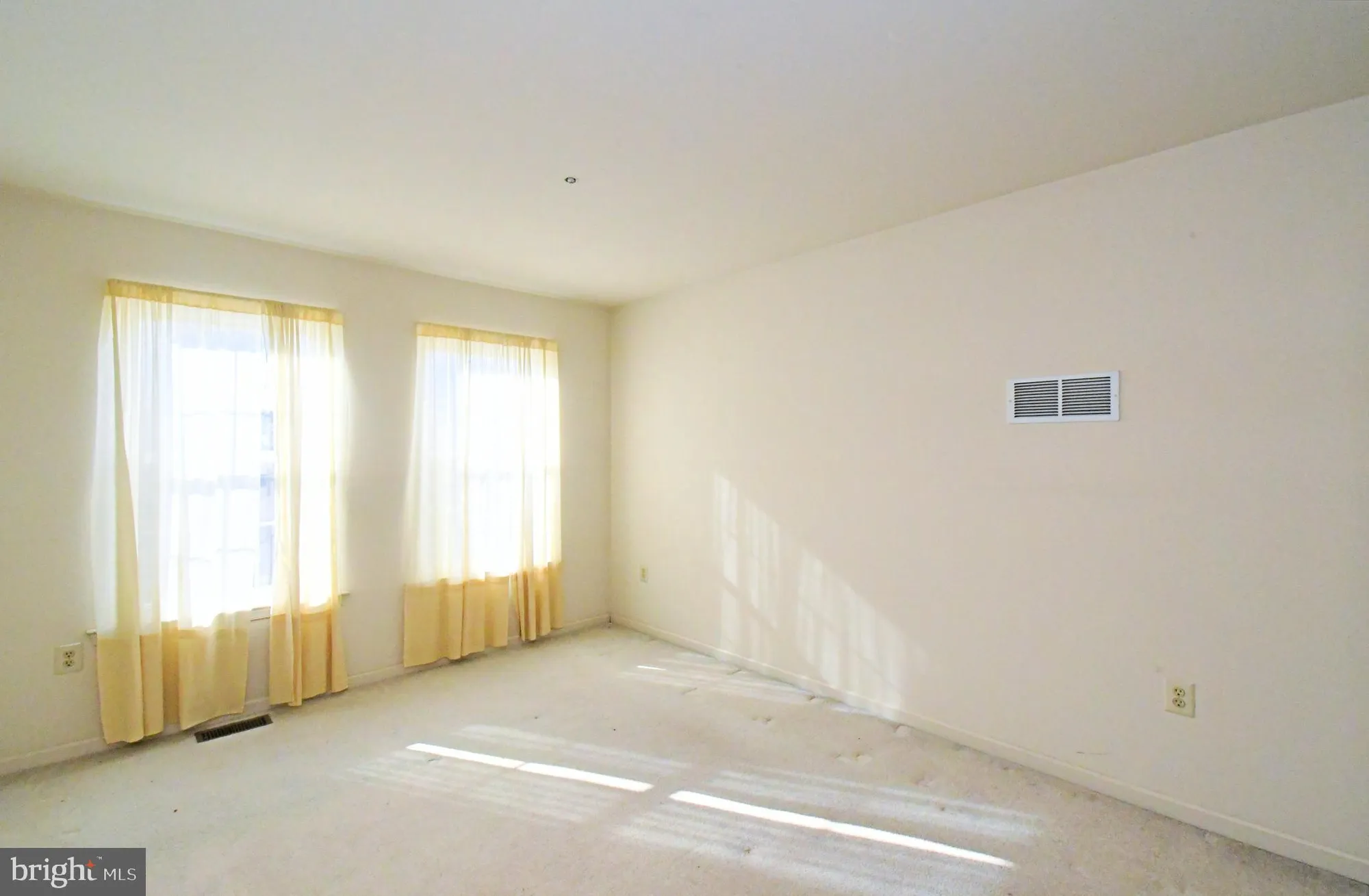 Property Slideshow image 20 of 39 | 37 stuart dr # 37, Norristown, PA, 19401