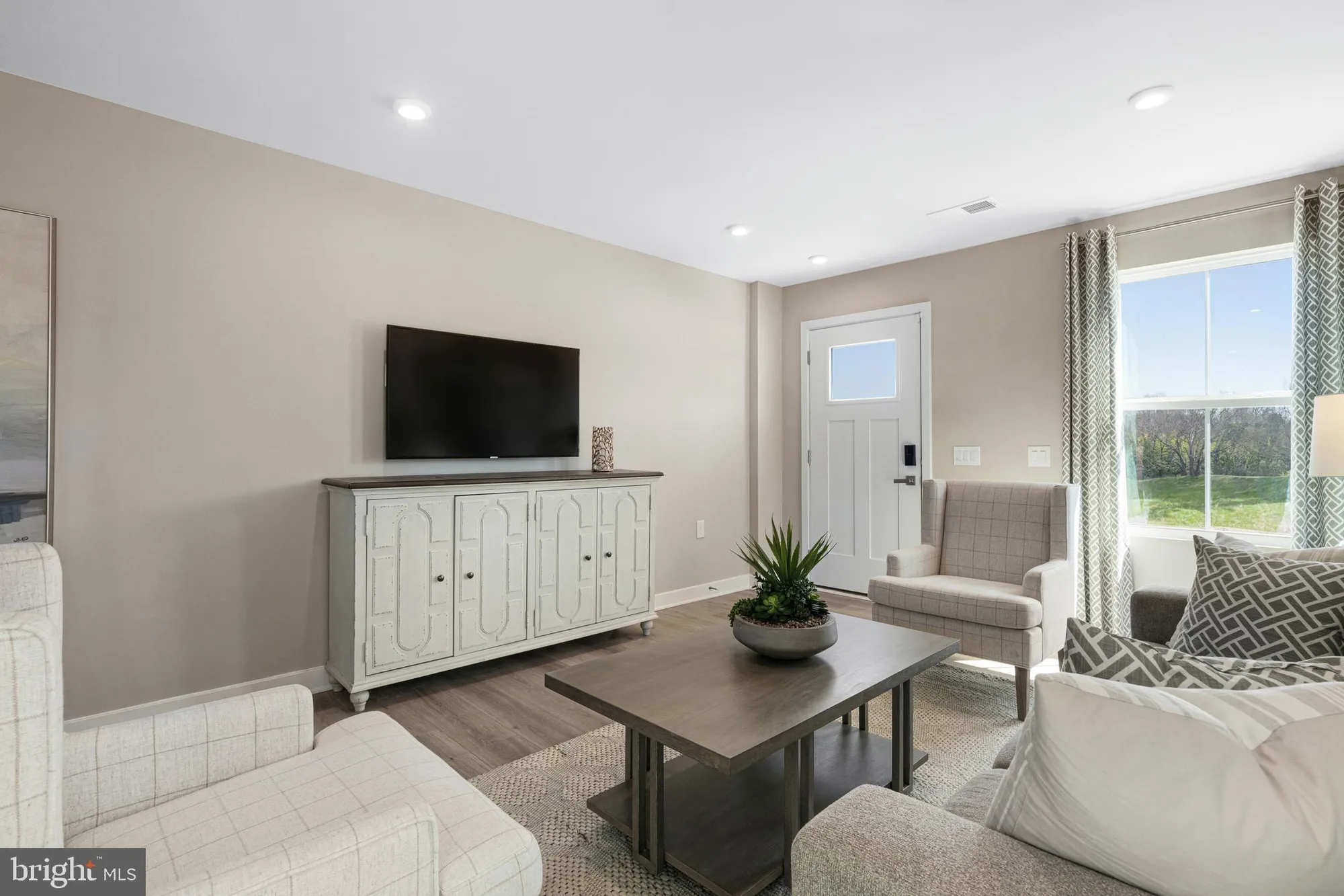 Property Slideshow image 5 of 26 | 44123 plowmans ln b, California, MD, 20619