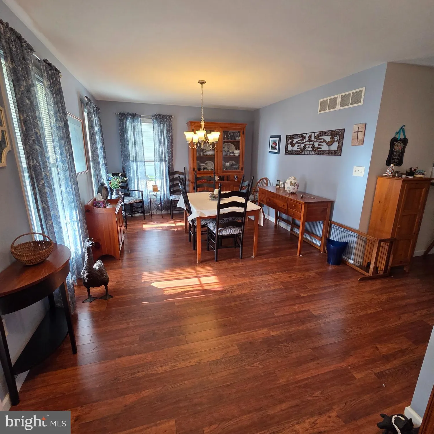 Property Slideshow image 7 of 47 | 854 cambridge dr, Manheim, PA, 17545