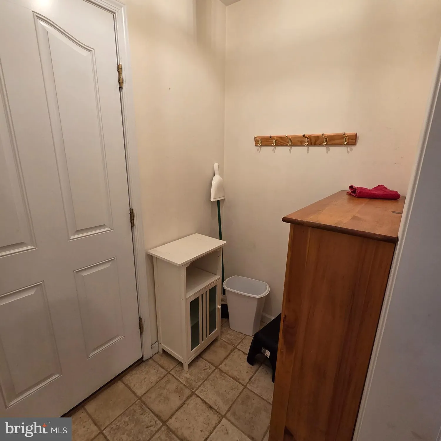 Property Slideshow image 11 of 47 | 854 cambridge dr, Manheim, PA, 17545
