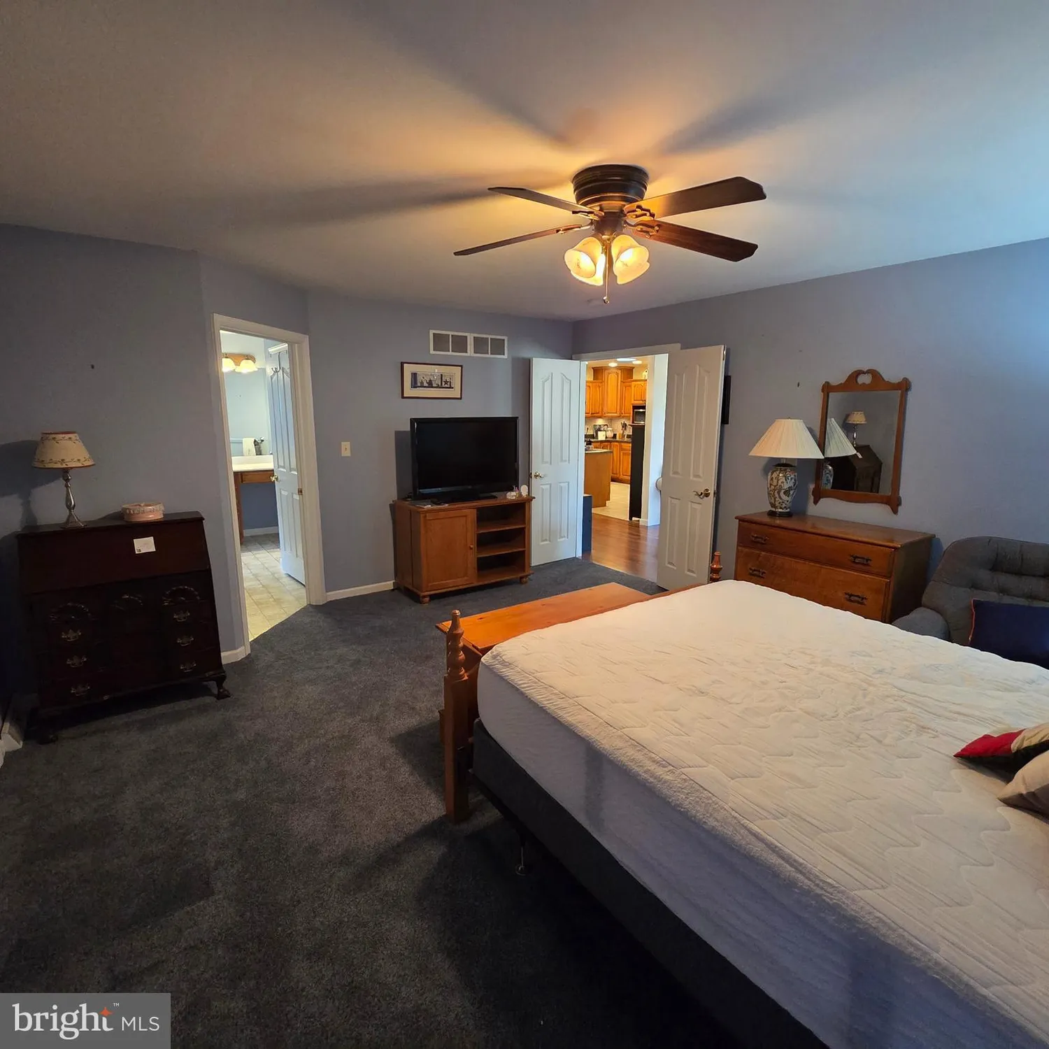 Property Slideshow image 19 of 47 | 854 cambridge dr, Manheim, PA, 17545