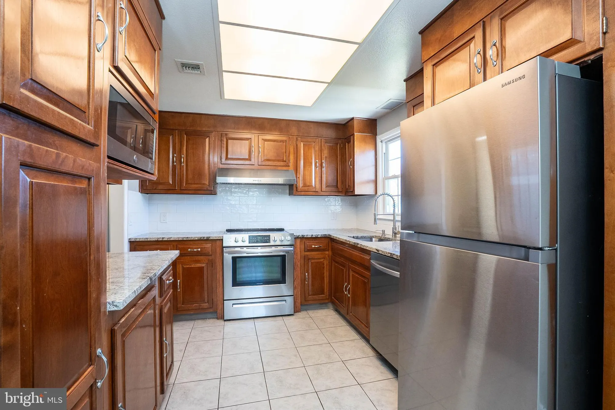 Property Slideshow image 11 of 20 | 137 plymouth ln, Monroe Township, NJ, 08831