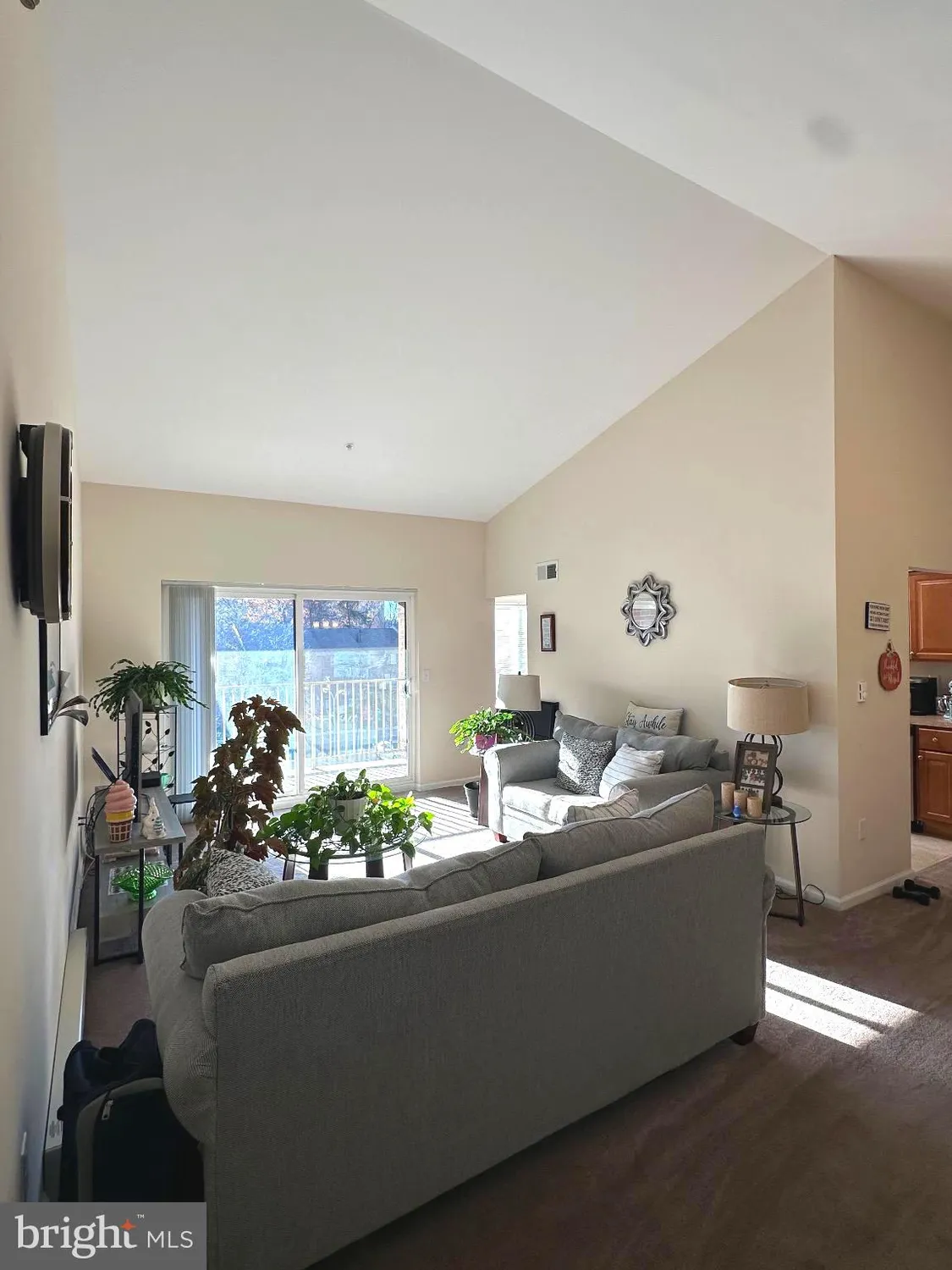 Property Slideshow image 7 of 47 | 15210 elkridge way 91-3k, Silver Spring, MD, 20906