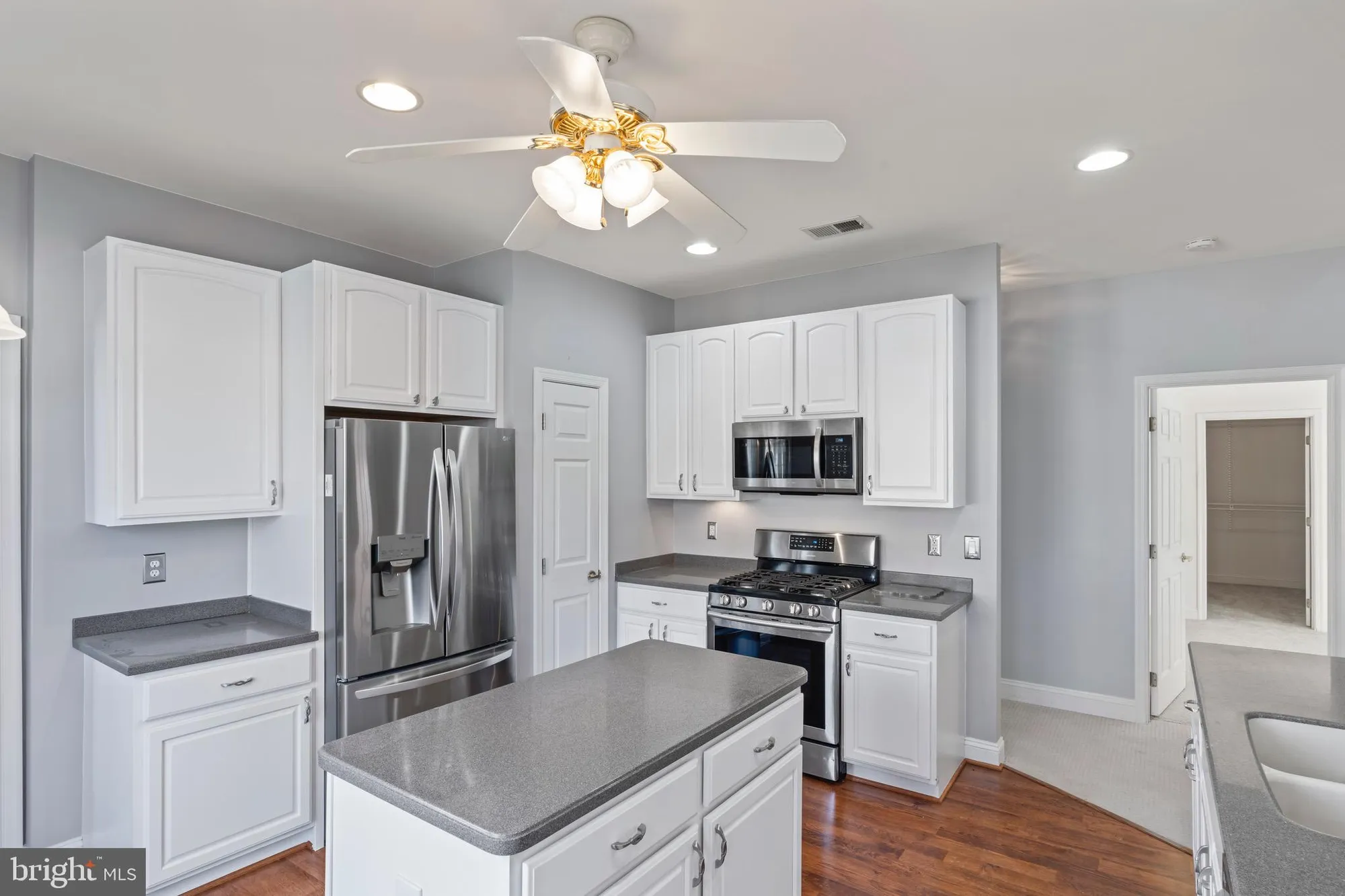 Property Slideshow image 18 of 67 | 13879 crabtree way, Gainesville, VA, 20155