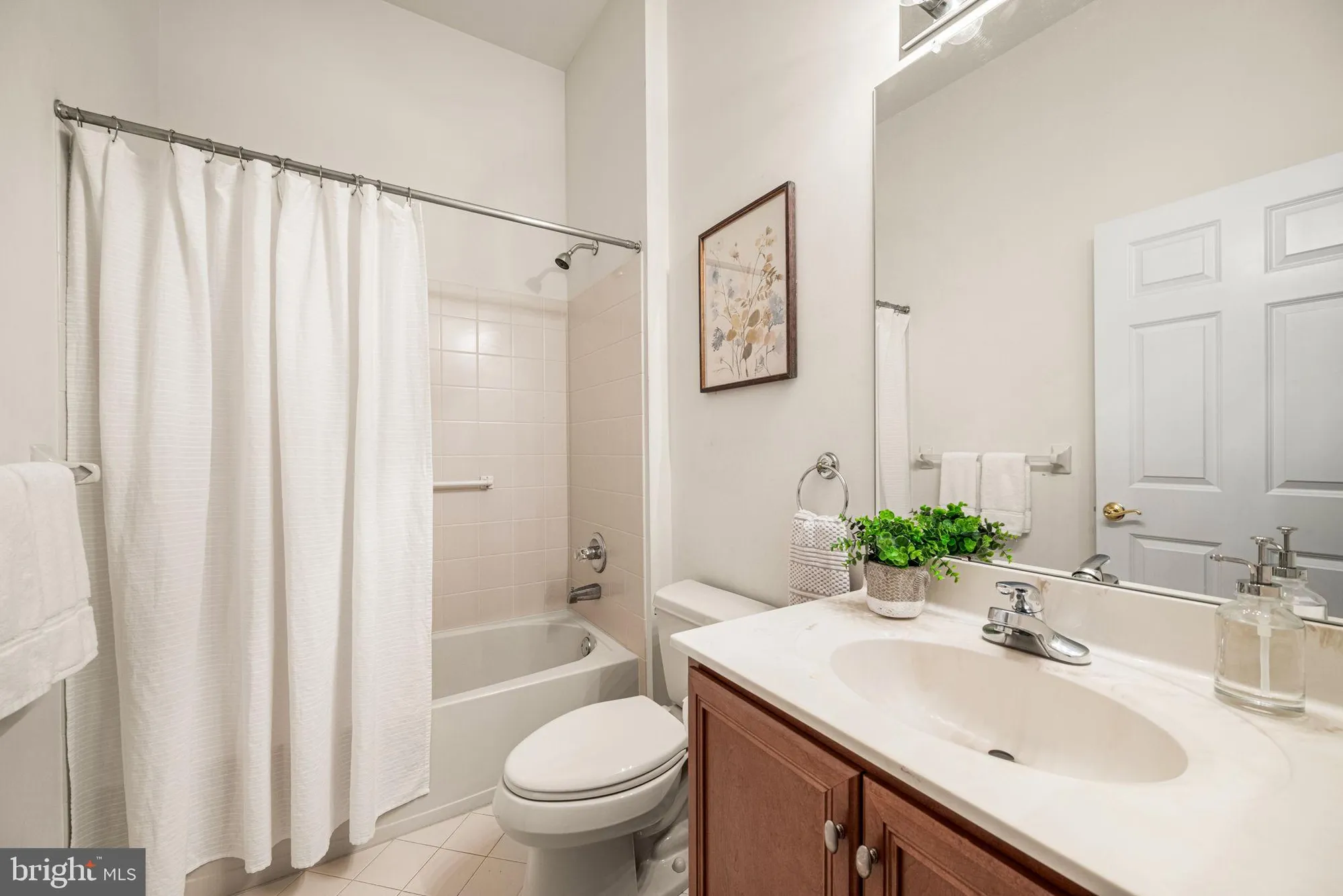 Property Slideshow image 22 of 39 | 41 hutton ln, Garnet Valley, PA, 19060