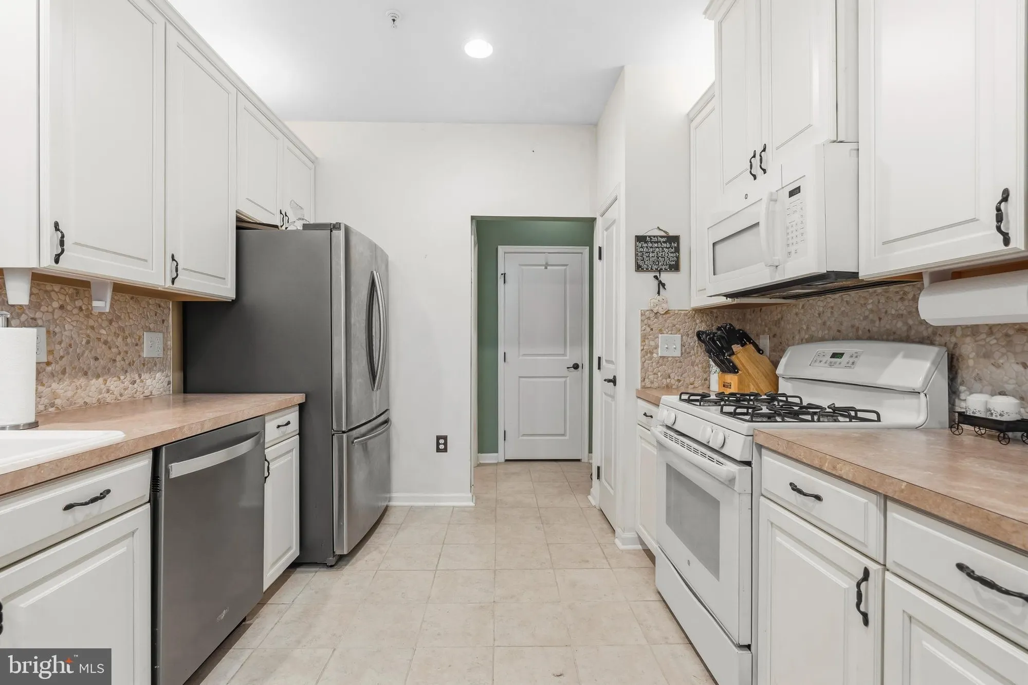 Property Slideshow image 7 of 38 | 1125 arbour ln, Quakertown, PA, 18951