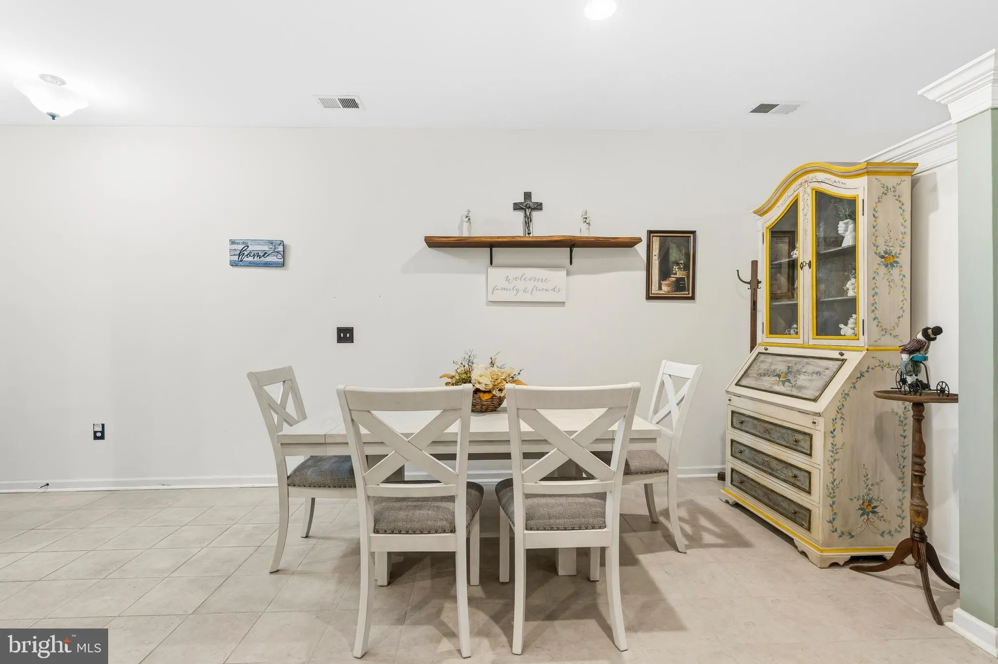 Property Slideshow image 5 of 38 | 1125 arbour ln, Quakertown, PA, 18951