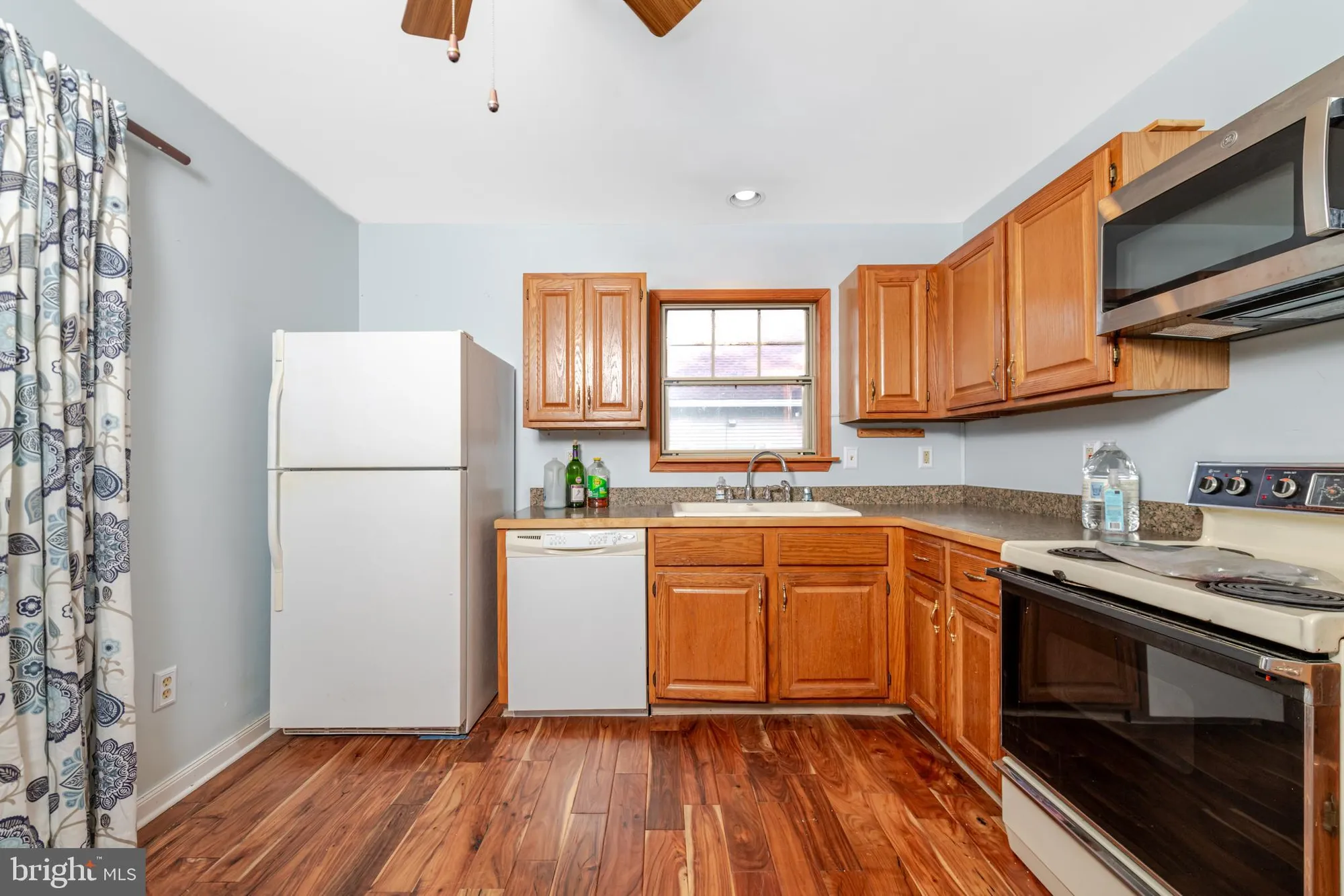 Property Slideshow image 6 of 23 | 519 petunia ln n # la # n, Whiting, NJ, 08759