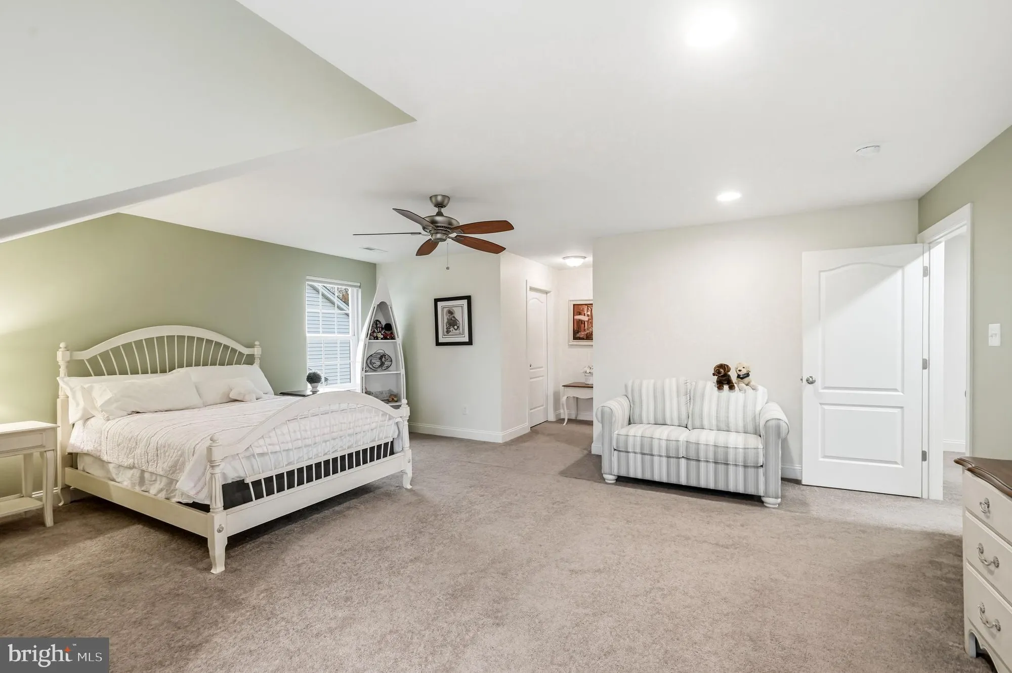 Property Slideshow image 26 of 43 | 4 eydon ct, Medford, NJ, 08055