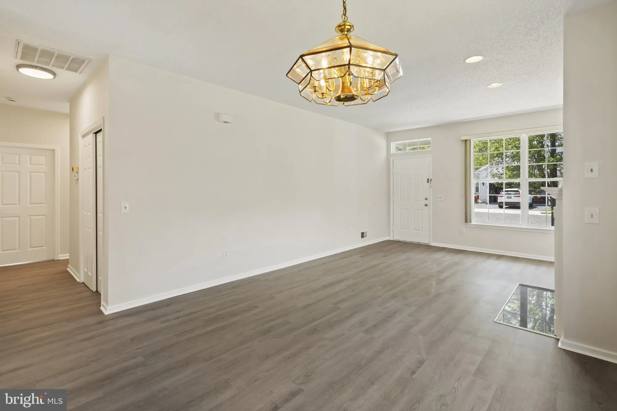 Property Slideshow image 8 of 31 | 43 osprey pl, Barnegat, NJ, 08005