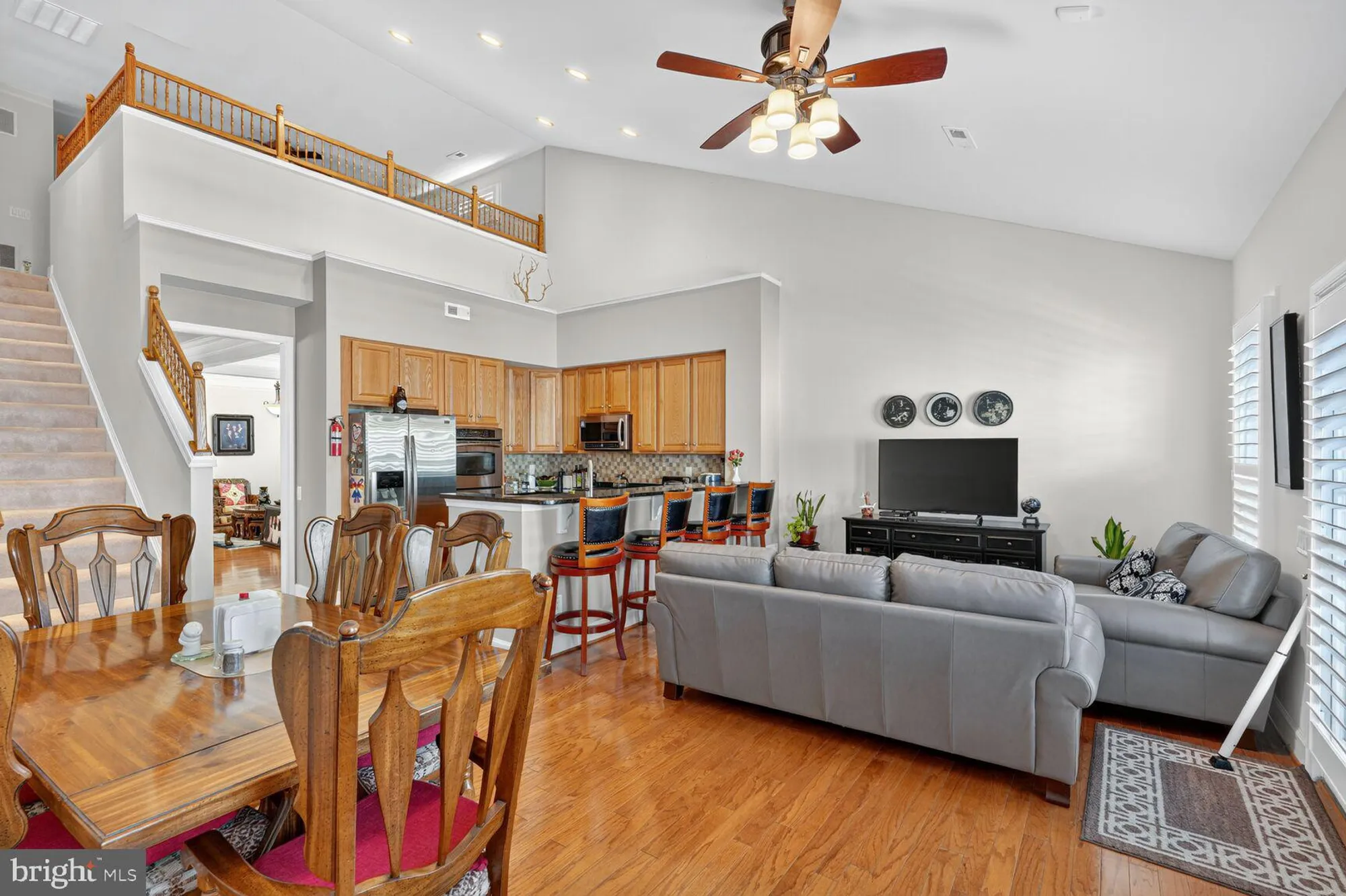 Property Slideshow image 9 of 24 | 8912 yellow daisy pl, Lorton, VA, 22079