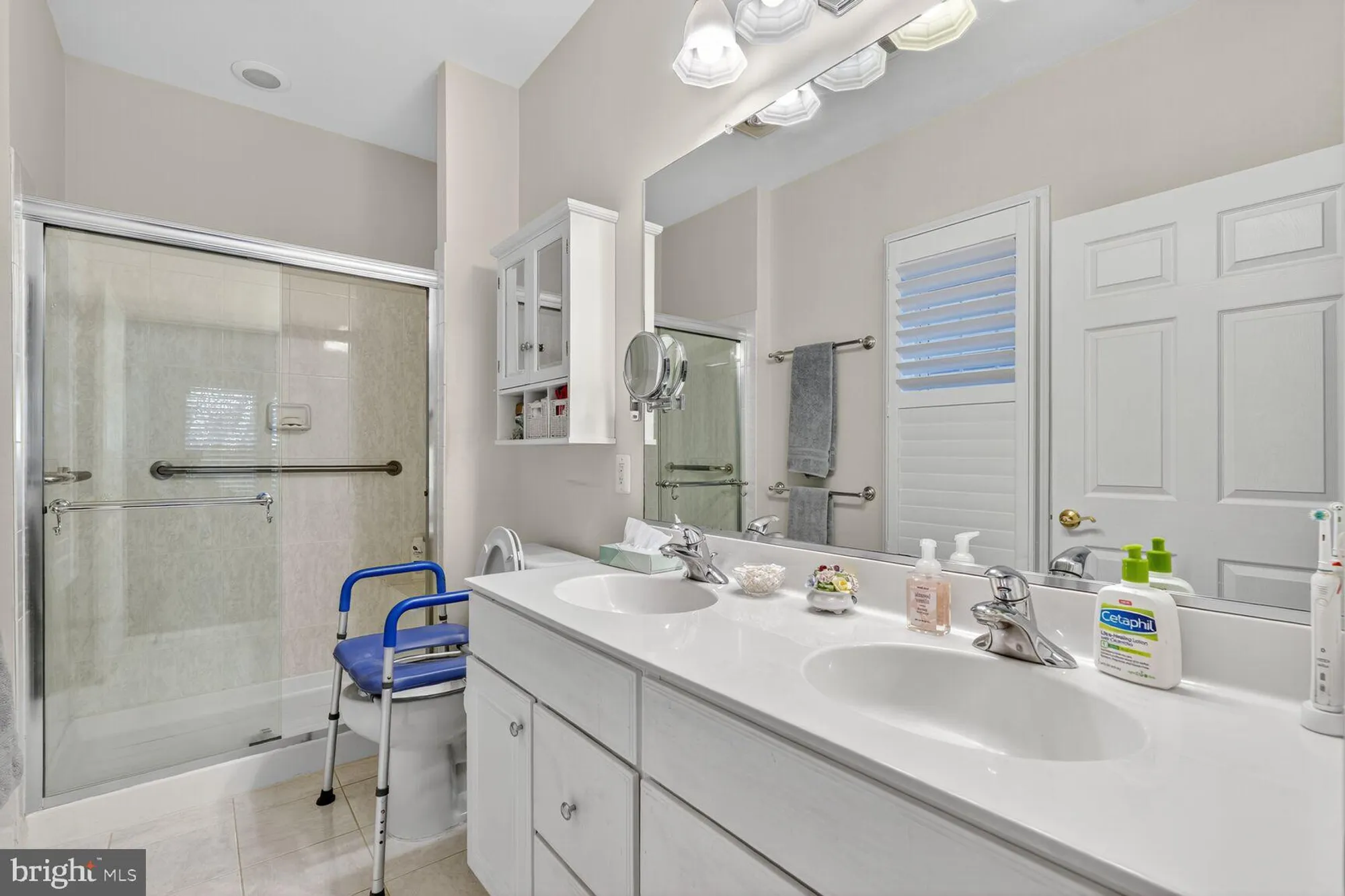 Property Slideshow image 12 of 24 | 8912 yellow daisy pl, Lorton, VA, 22079