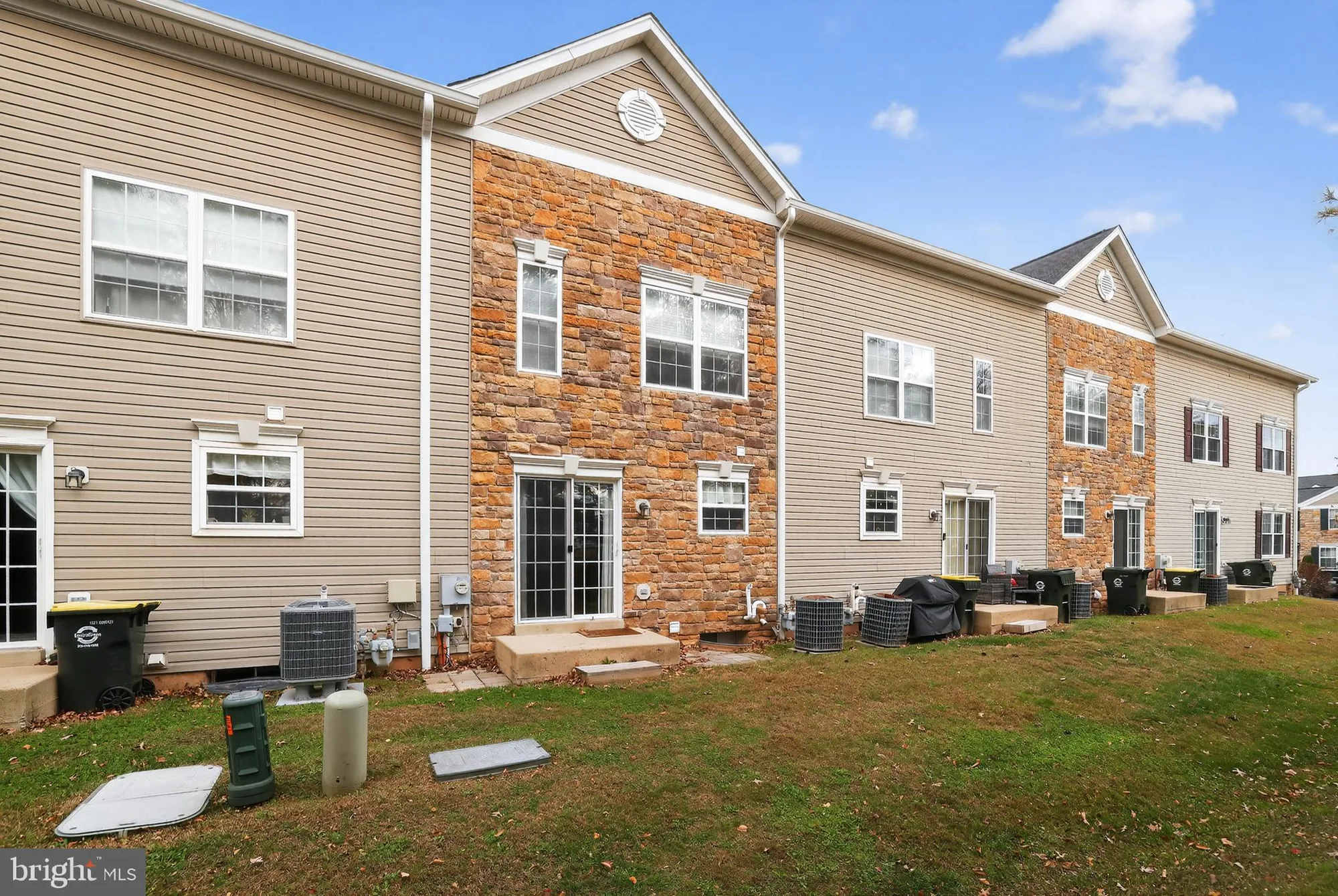 Property Slideshow image 5 of 38 | 311 goldenrod ct 175, Warrington, PA, 18976