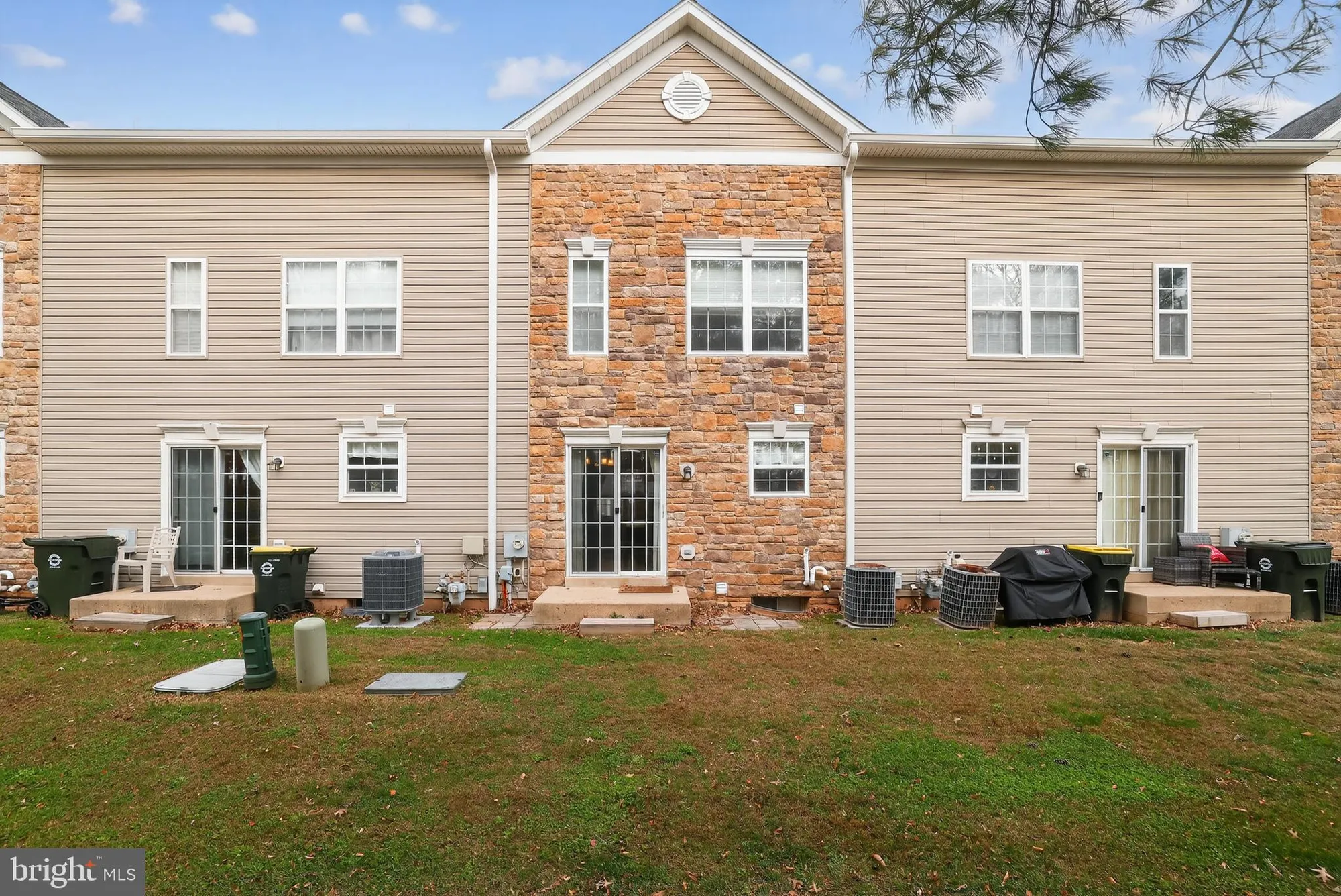 Property Slideshow image 6 of 38 | 311 goldenrod ct 175, Warrington, PA, 18976