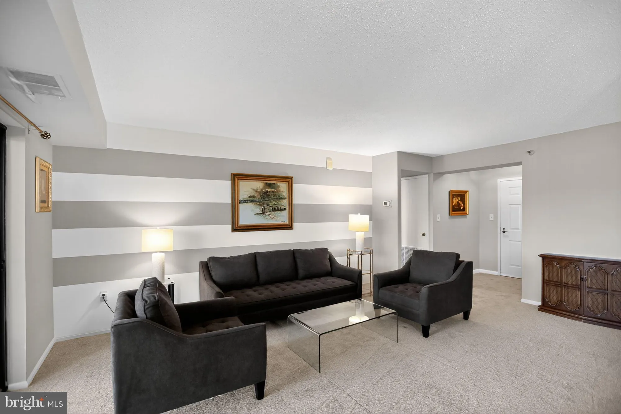 Property Slideshow image 4 of 31 | 15101 interlachen dr 1-102, Silver Spring, MD, 20906
