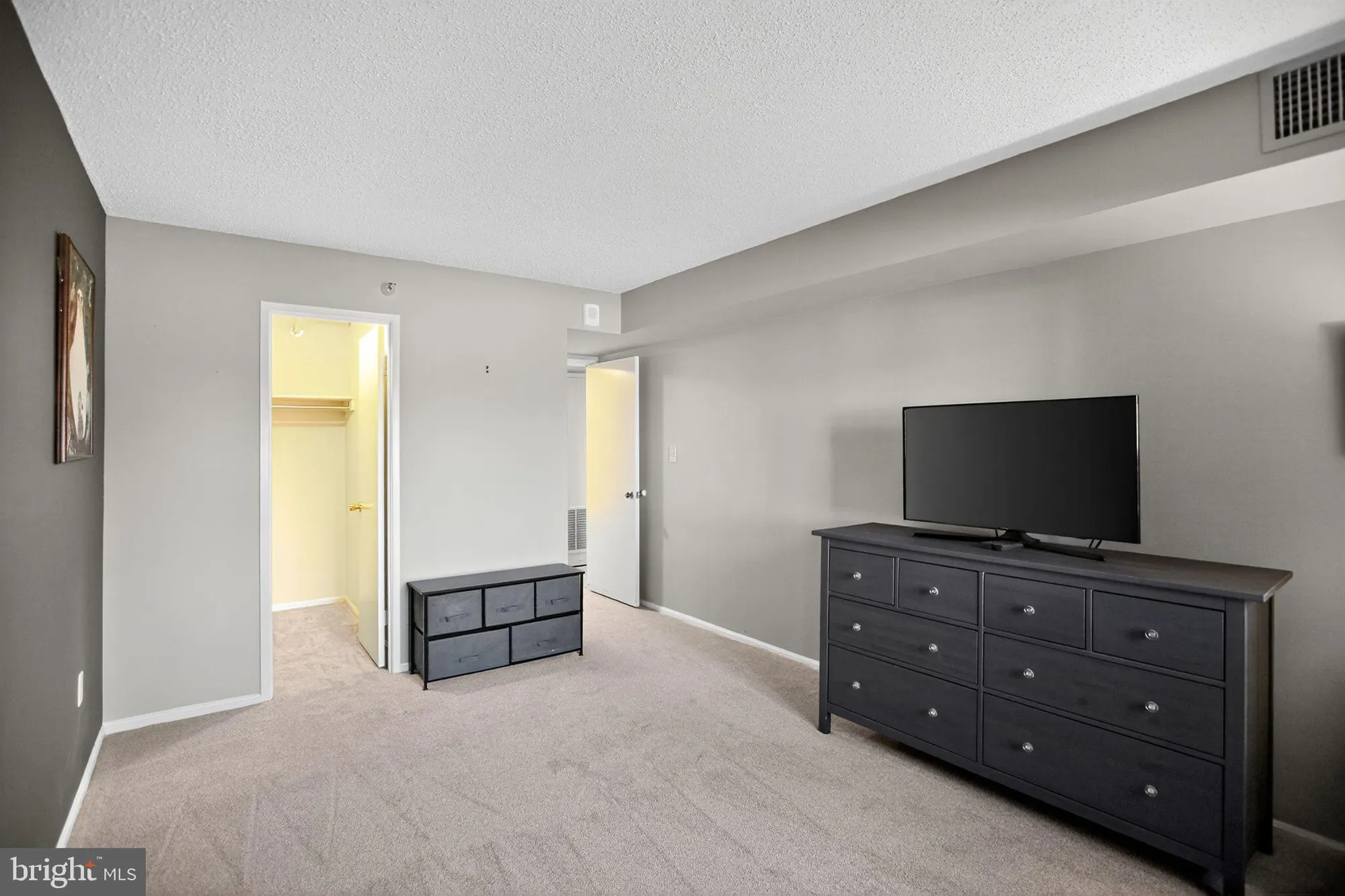 Property Slideshow image 22 of 31 | 15101 interlachen dr 1-102, Silver Spring, MD, 20906