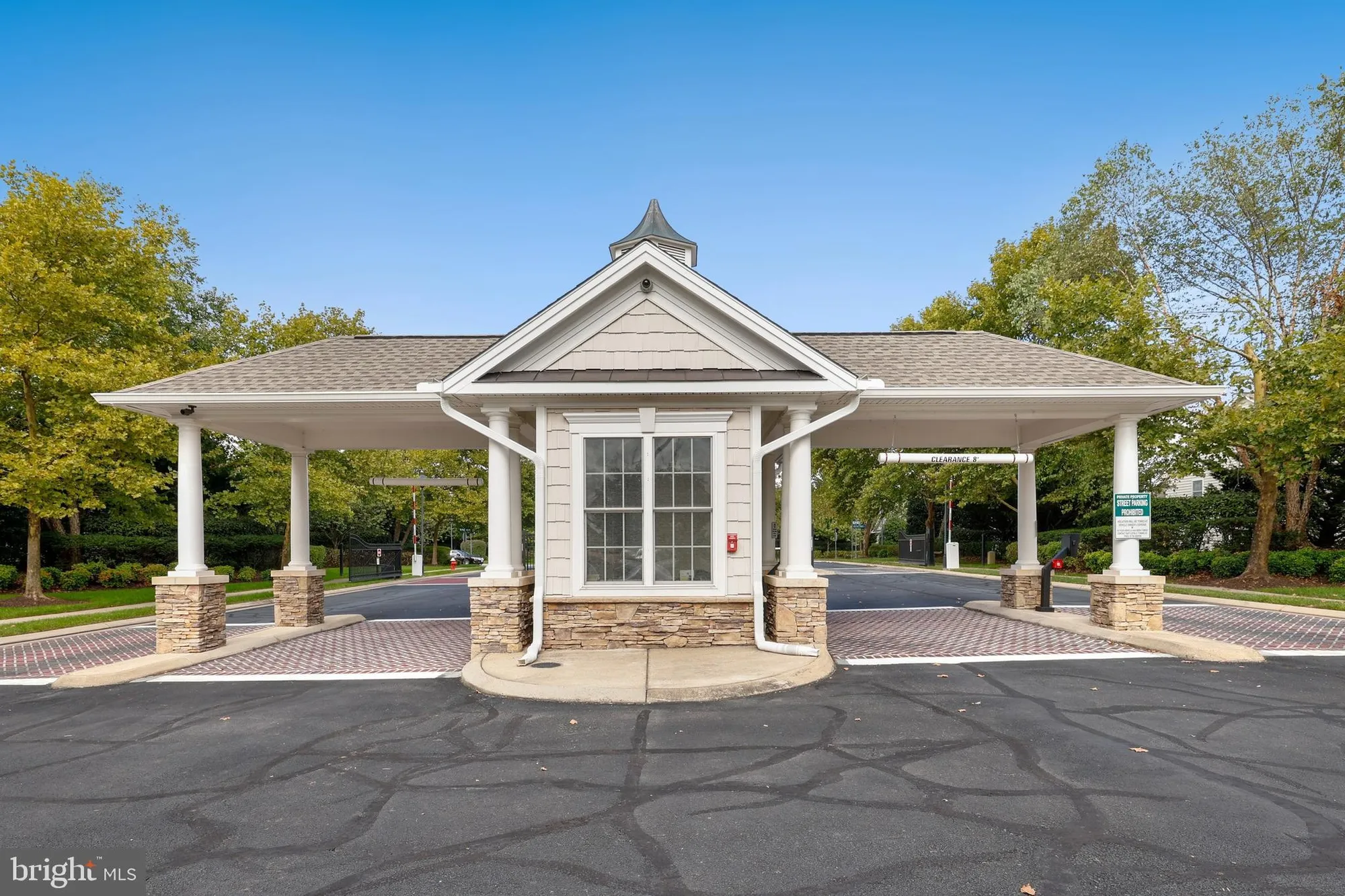 Property Slideshow image 6 of 14 | 20432 island west sq, Ashburn, VA, 20147