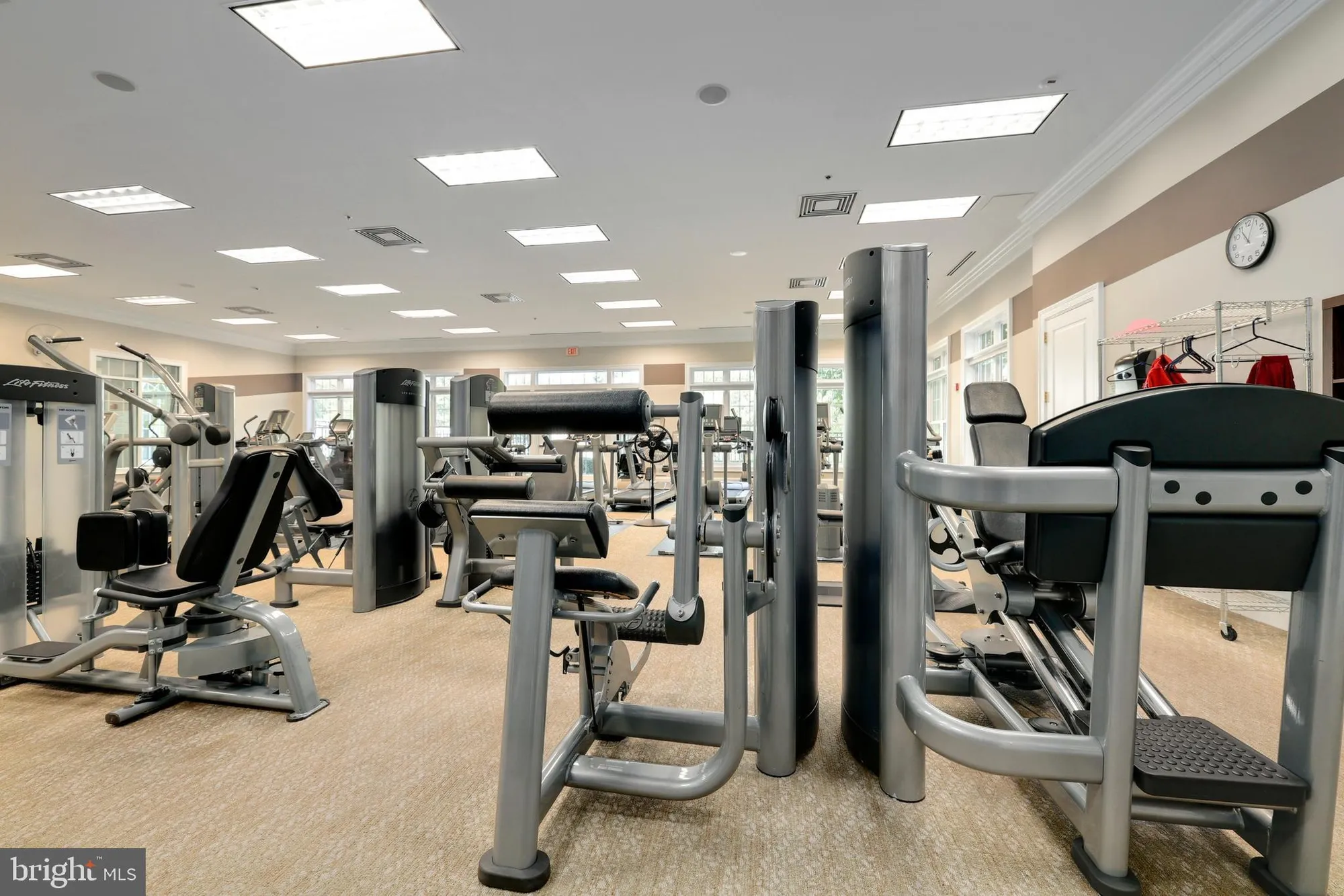 Property Slideshow image 11 of 14 | 20432 island west sq, Ashburn, VA, 20147