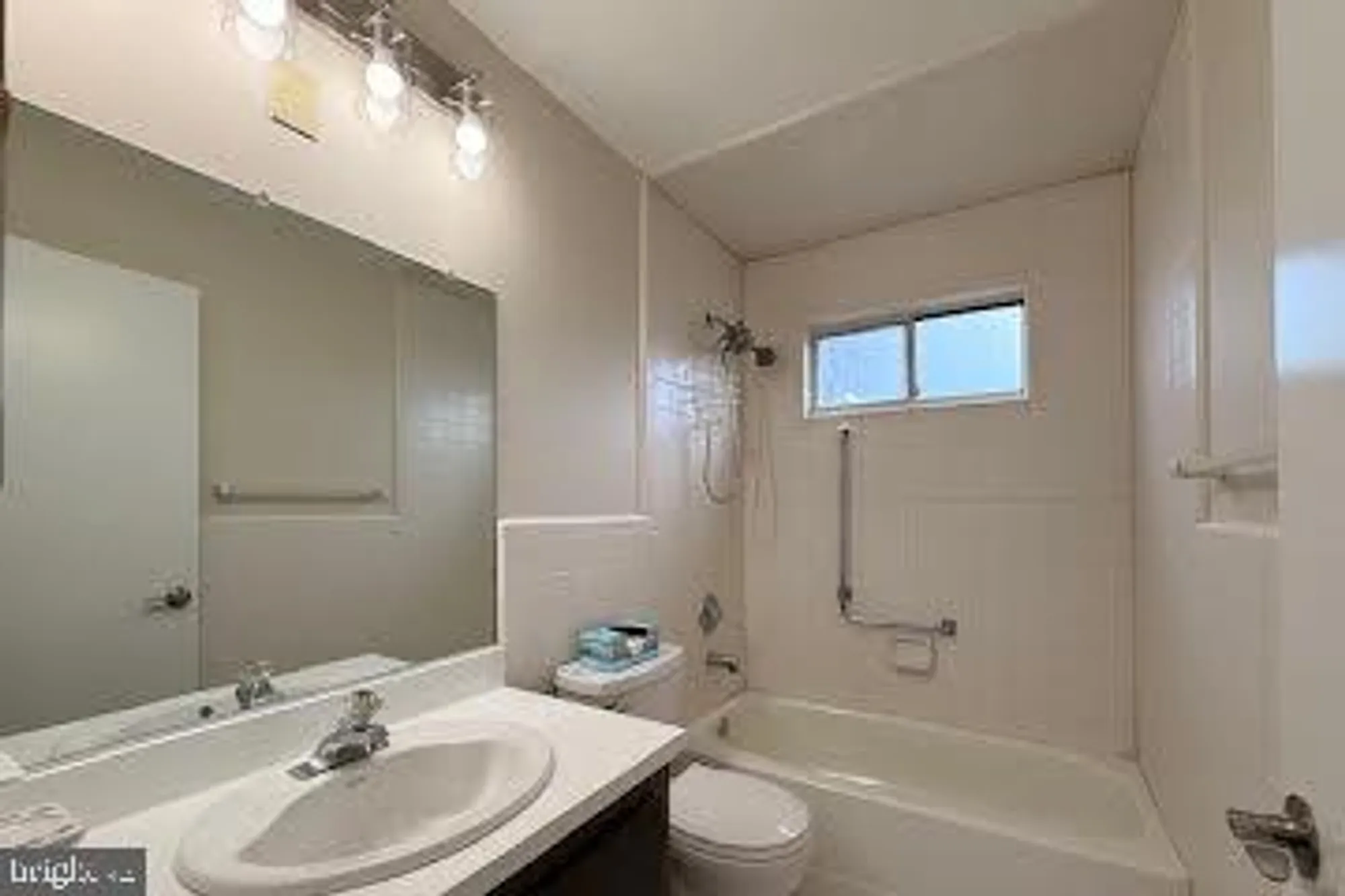 Property Slideshow image 18 of 26 | 5 carol ct, Manchester, NJ, 08759