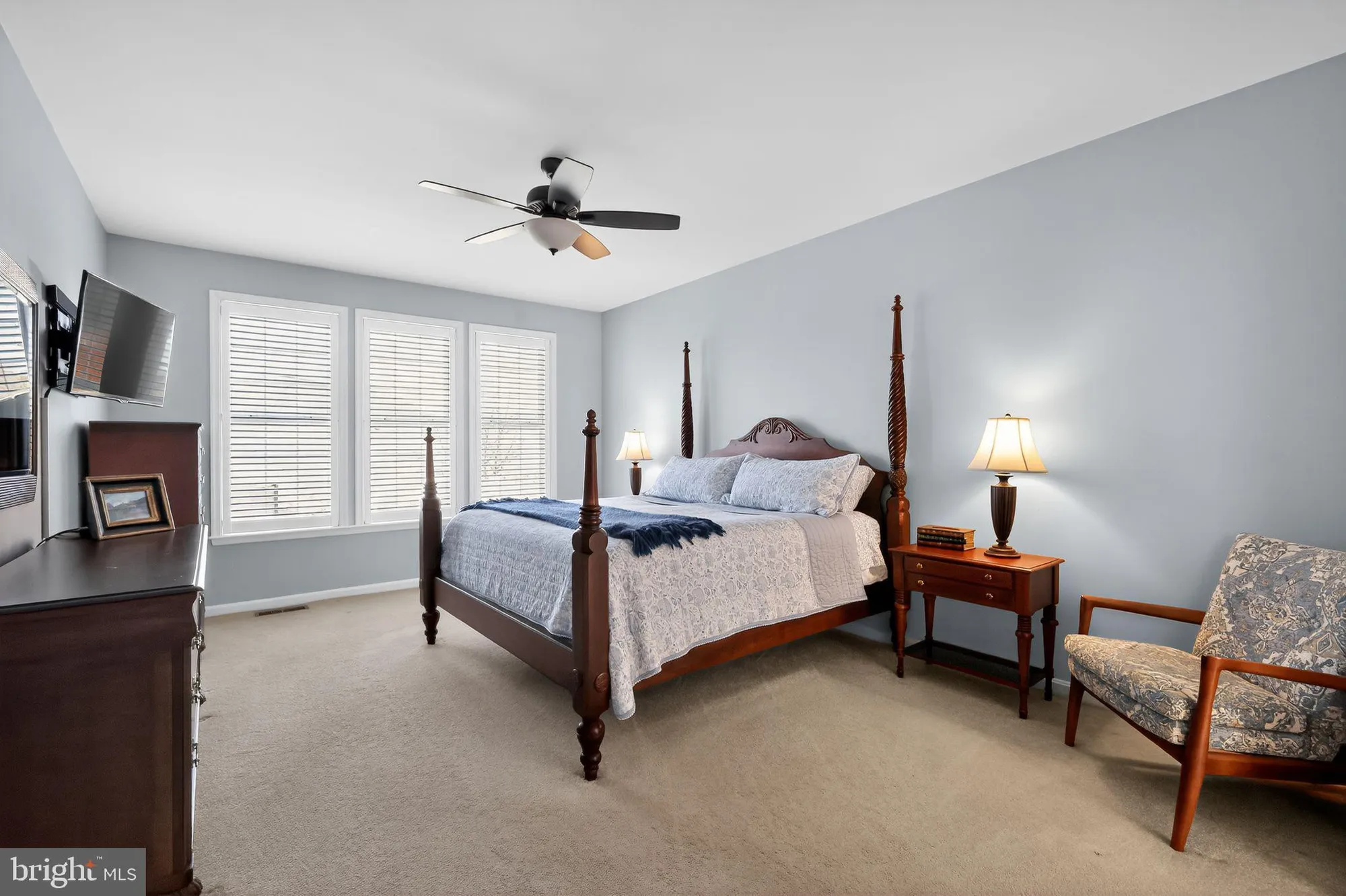 Property Slideshow image 13 of 41 | 6013 piney grove way, Gainesville, VA, 20155