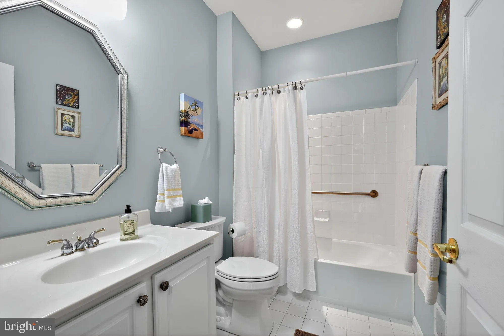 Property Slideshow image 19 of 41 | 6013 piney grove way, Gainesville, VA, 20155