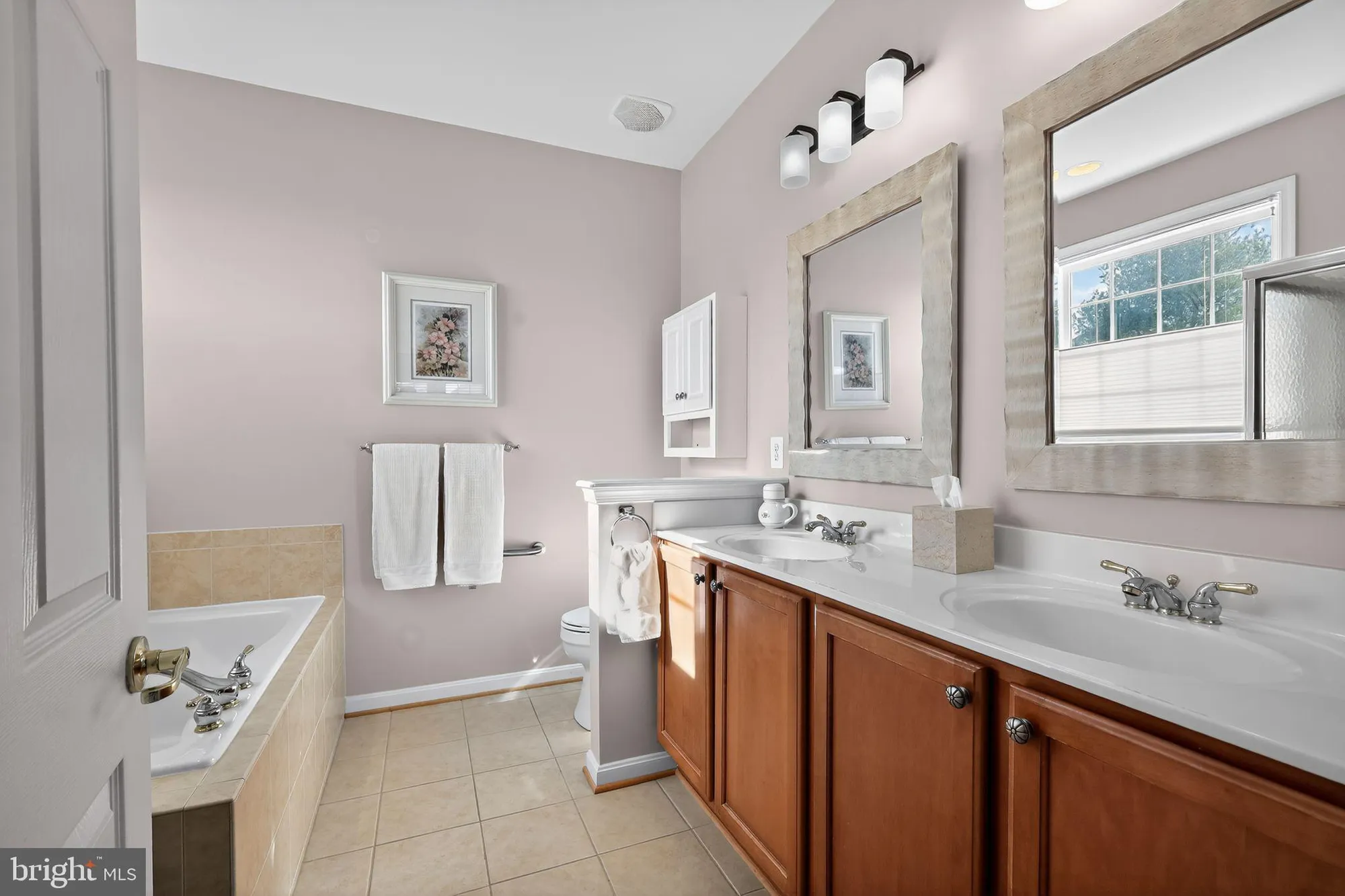 Property Slideshow image 15 of 41 | 6013 piney grove way, Gainesville, VA, 20155