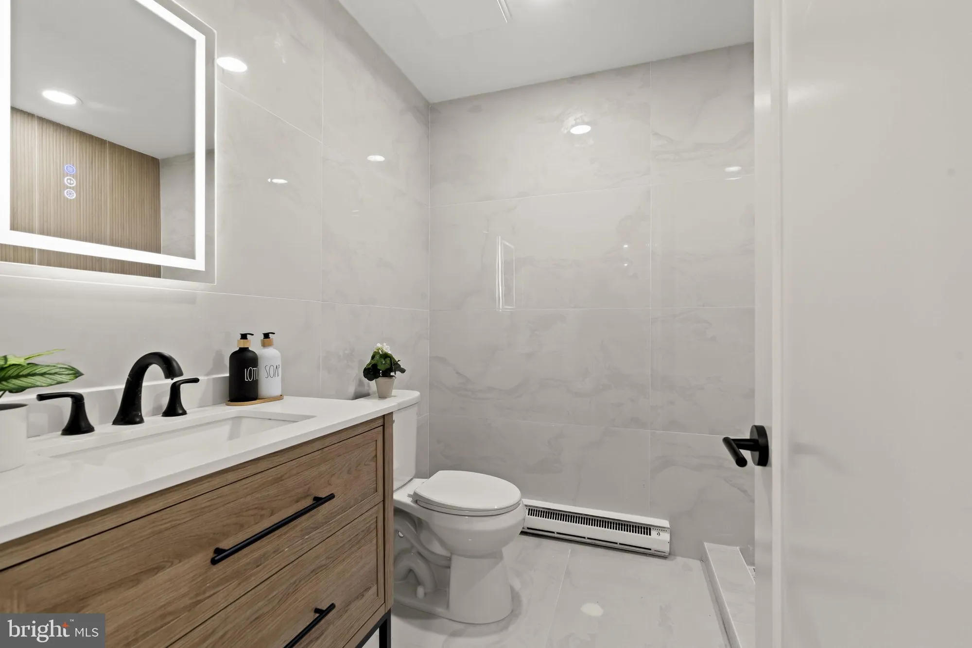 Property Slideshow image 15 of 28 | 84 parkway dr b, Freehold, NJ, 07728