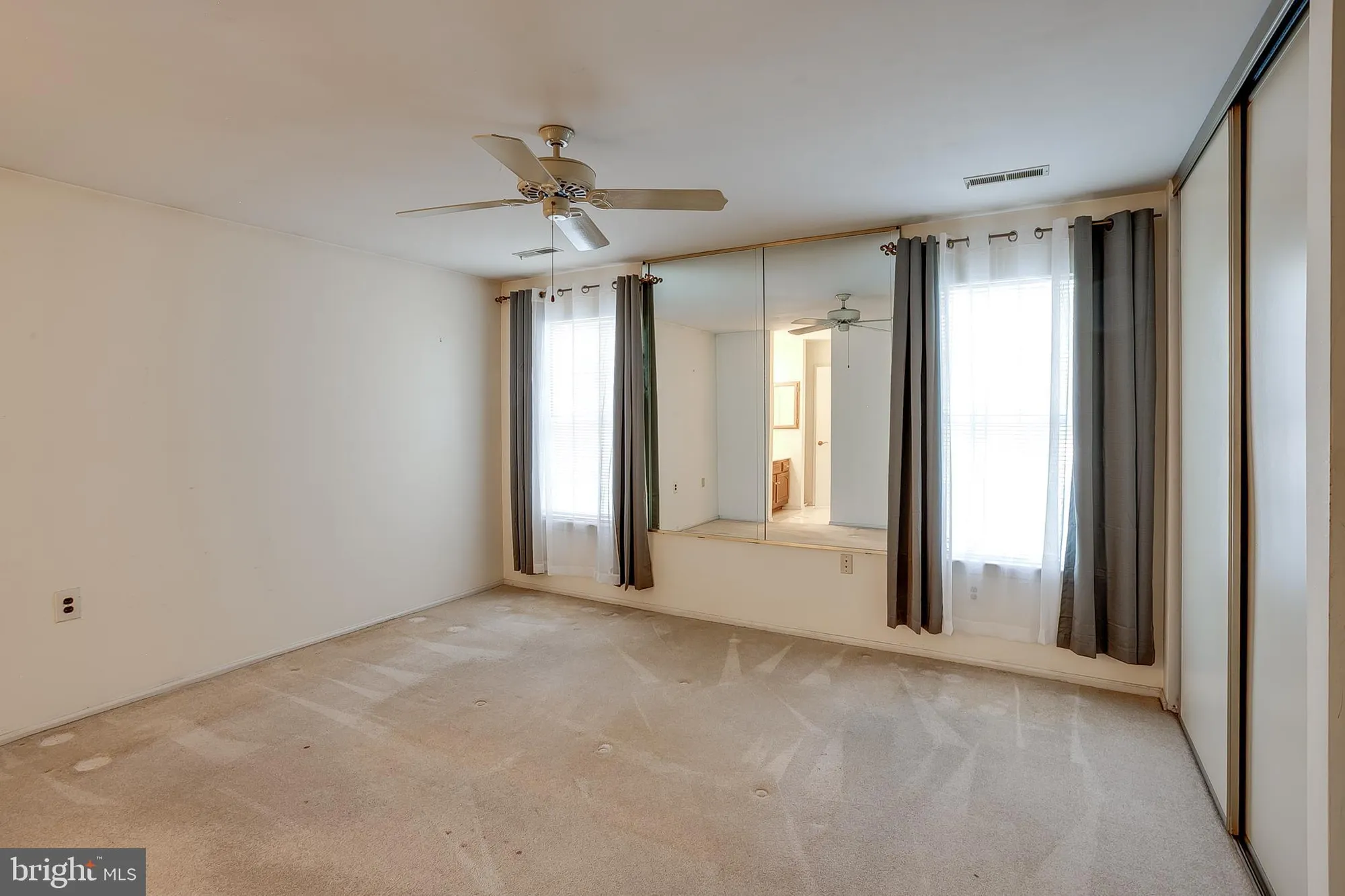 Property Slideshow image 17 of 25 | 53 knollwood dr, Deptford, NJ, 08096