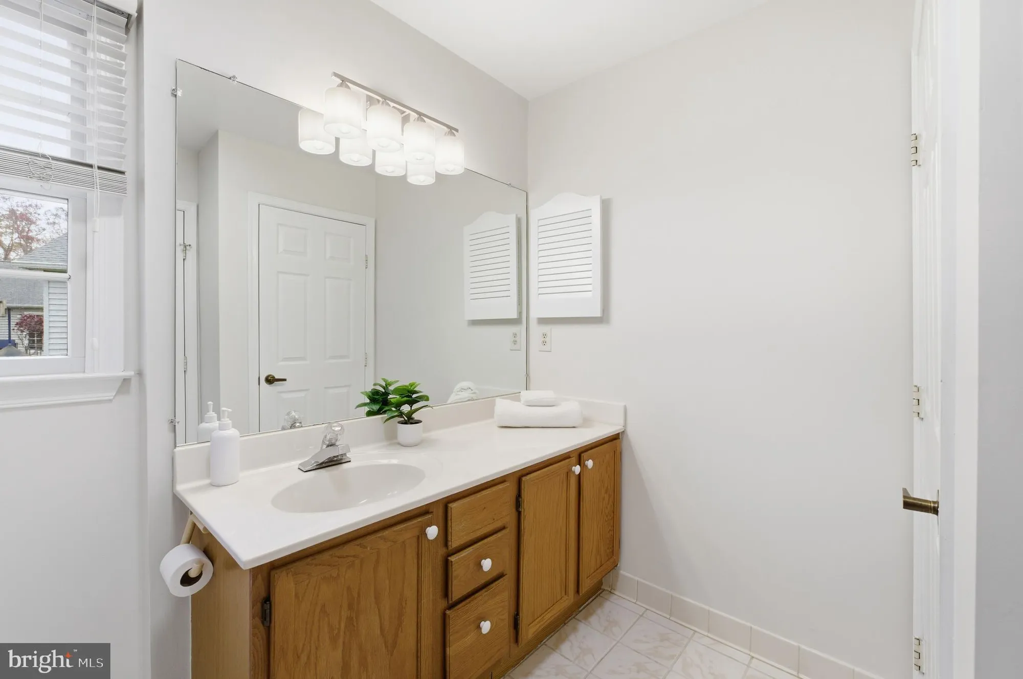 Property Slideshow image 20 of 42 | 2705 coxswain pl, Annapolis, MD, 21401