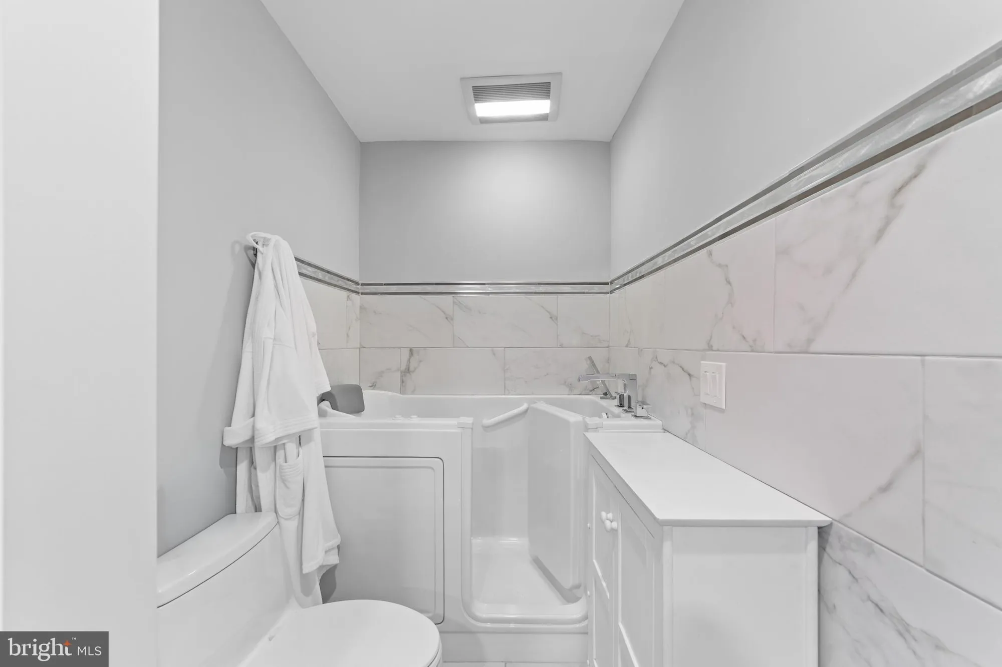 Property Slideshow image 21 of 31 | 264 glen rd a, Monroe Township, NJ, 08831