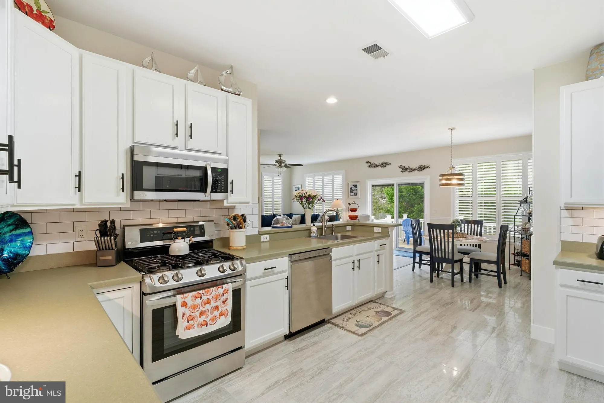 Property Slideshow image 13 of 51 | 37 mission way, Barnegat, NJ, 08005