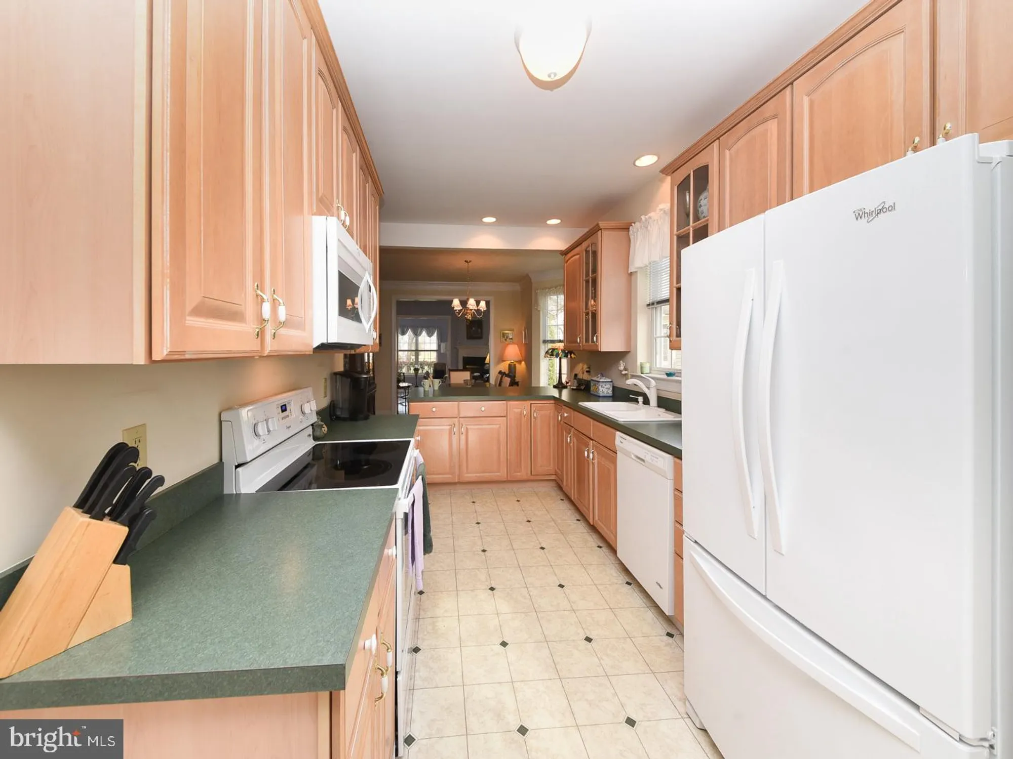 Property Slideshow image 8 of 34 | 3113 arbour green ct, Hatfield, PA, 19440