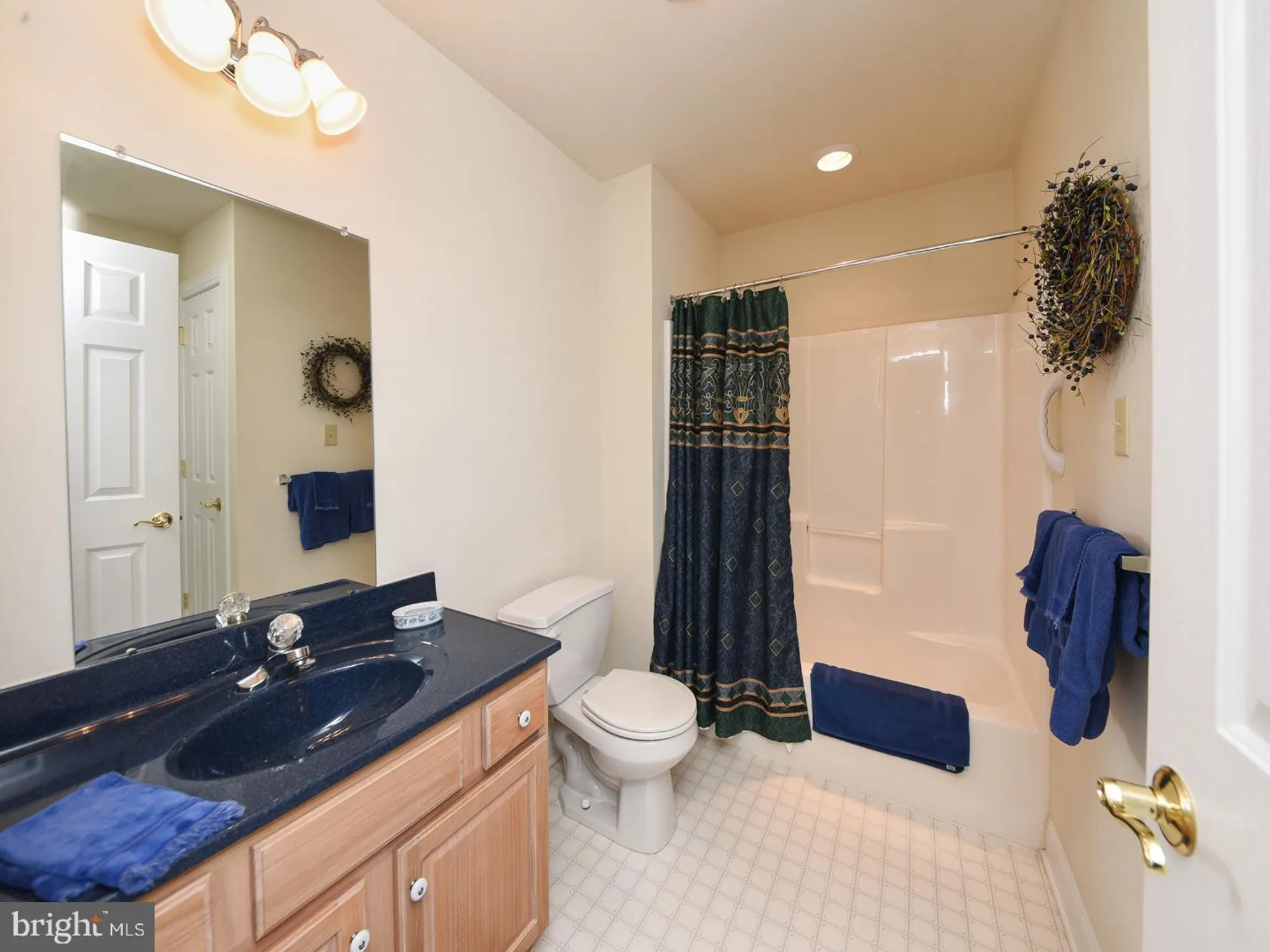 Property Slideshow image 32 of 34 | 3113 arbour green ct, Hatfield, PA, 19440