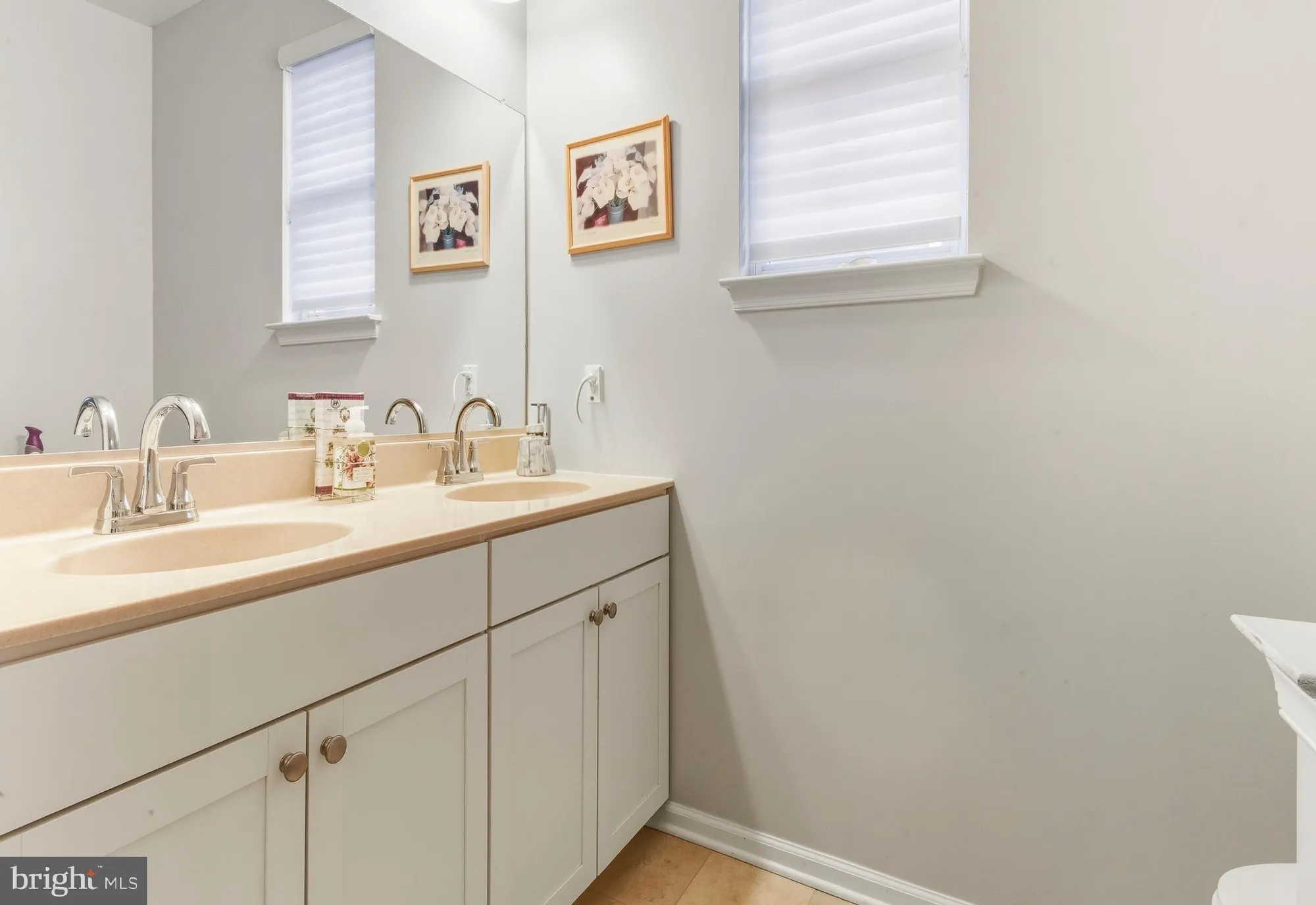 Property Slideshow image 14 of 23 | 504 castlebay dr, Williamstown, NJ, 08094