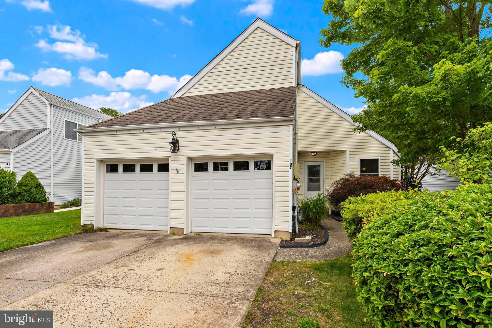 Property Slideshow image 1 of 60 | 107 deerfield dr, Manahawkin, NJ, 08050