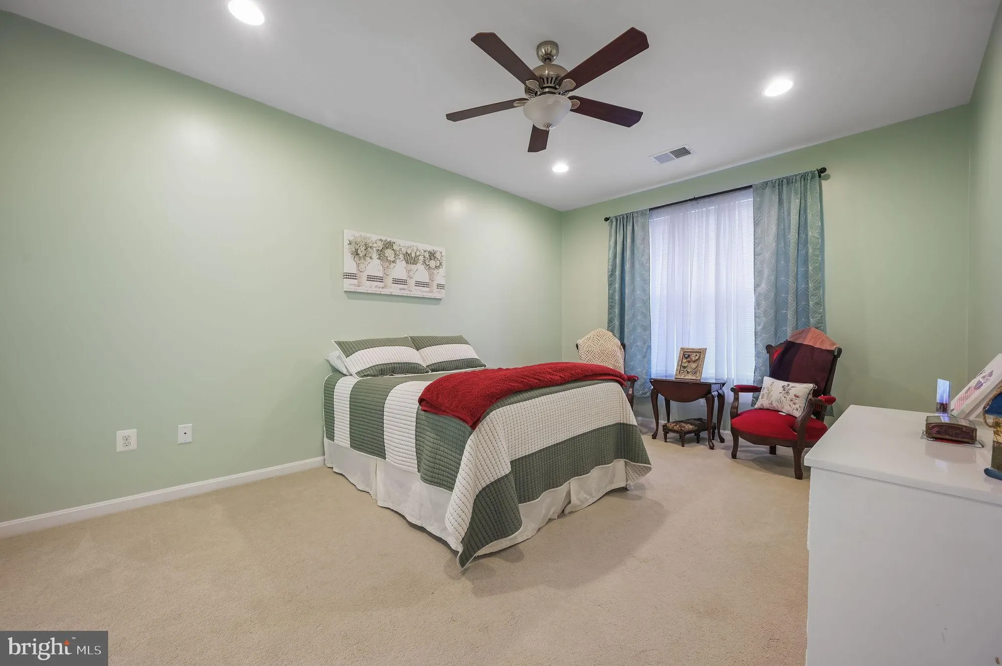 Property Slideshow image 18 of 25 | 133 candor ln, Dover, DE, 19901