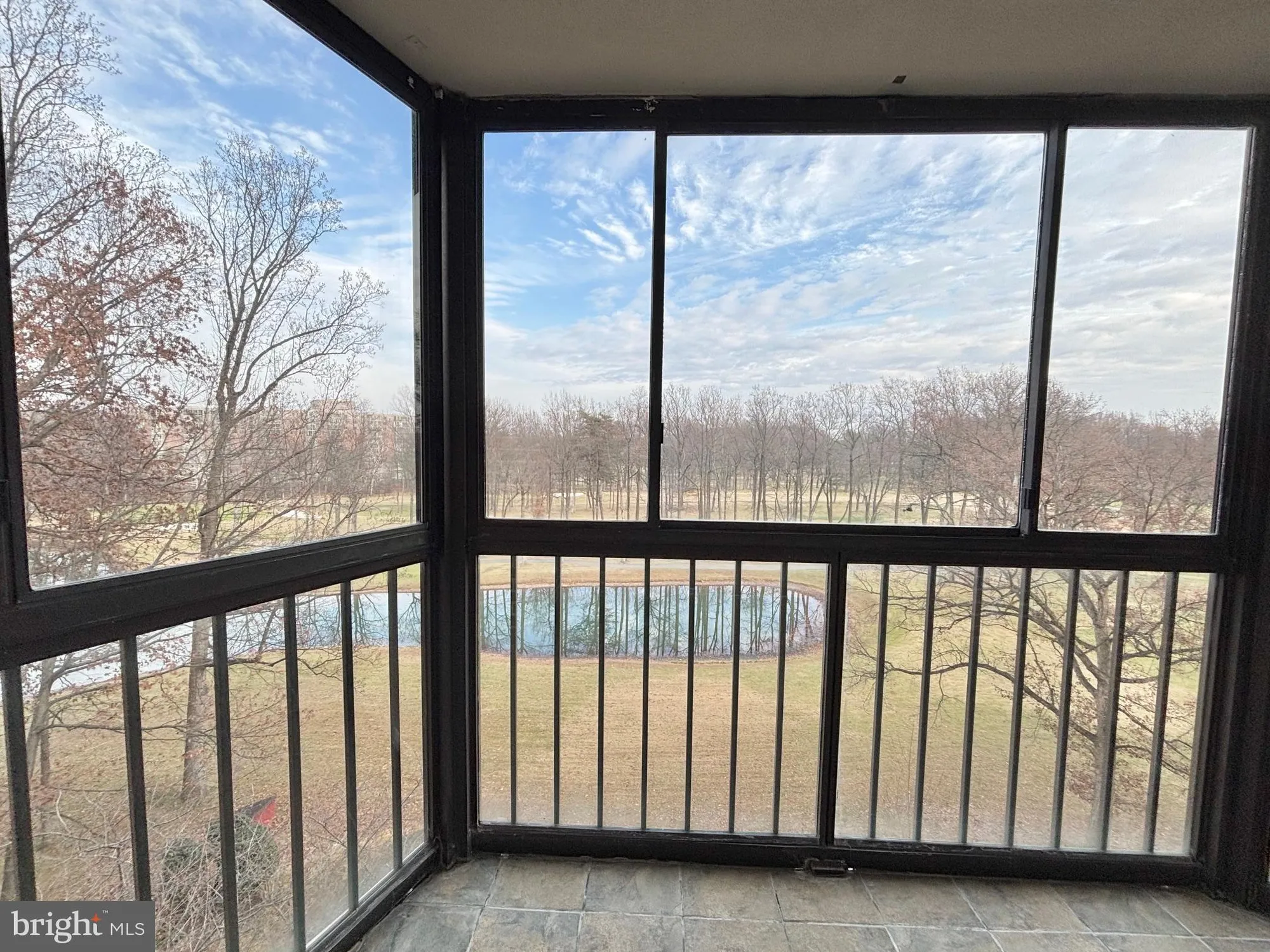 Property Slideshow image 10 of 13 | 15107 interlachen dr 2-702, Silver Spring, MD, 20906