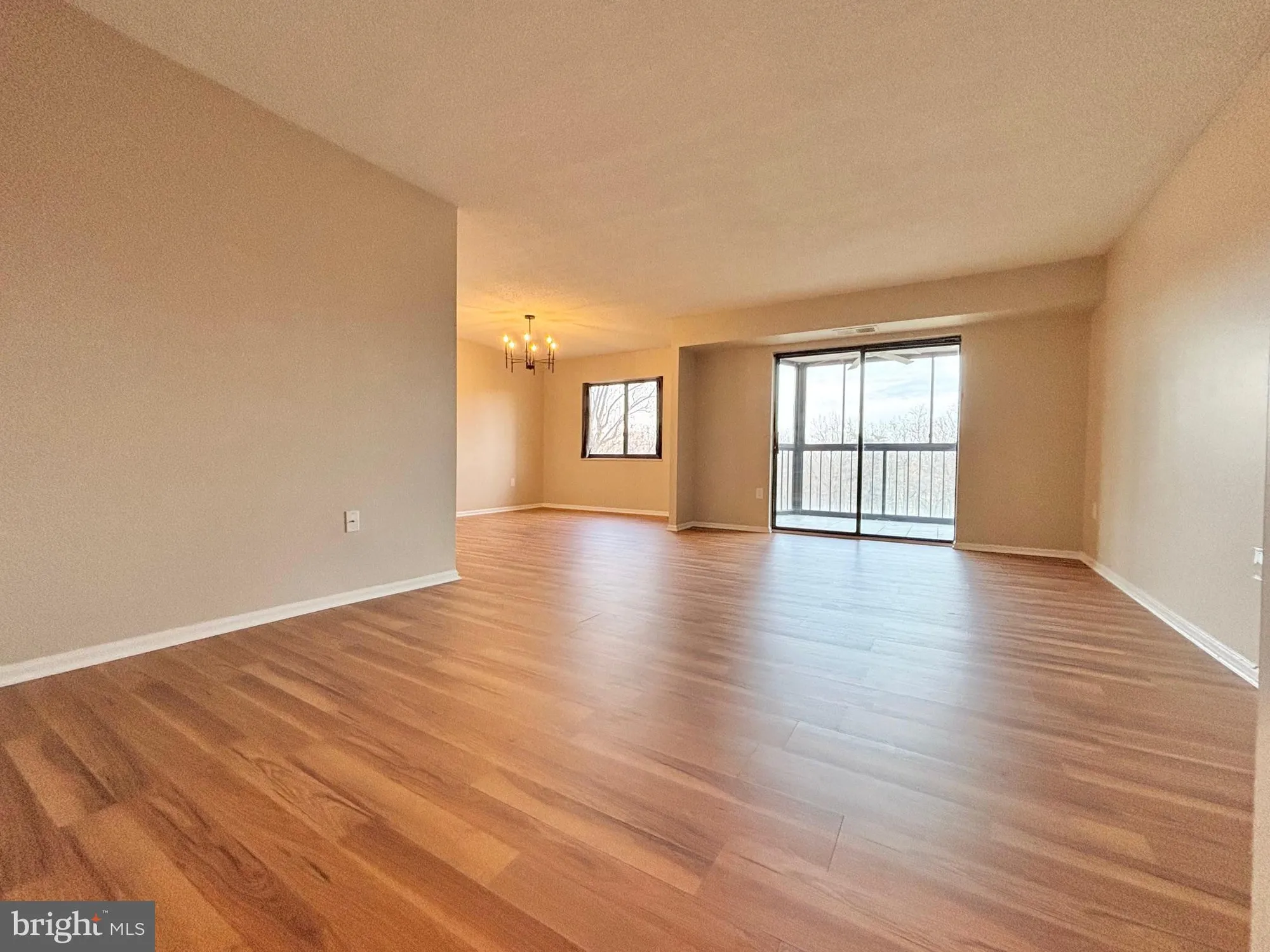 Property Slideshow image 4 of 13 | 15107 interlachen dr 2-702, Silver Spring, MD, 20906