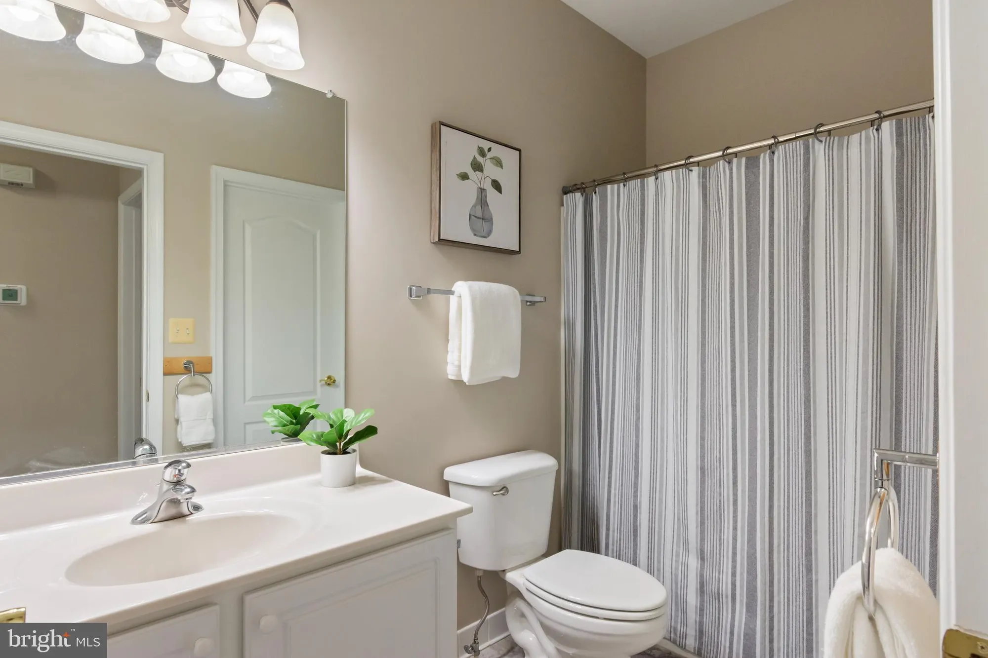 Property Slideshow image 10 of 40 | 8 hayride ln # 222, Taneytown, MD, 21787