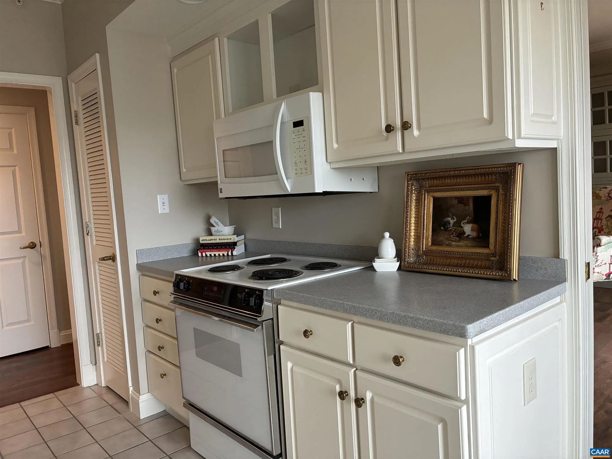 Property Slideshow image 12 of 30 | 500 crestwood dr 2403, Charlottesville, VA, 22903