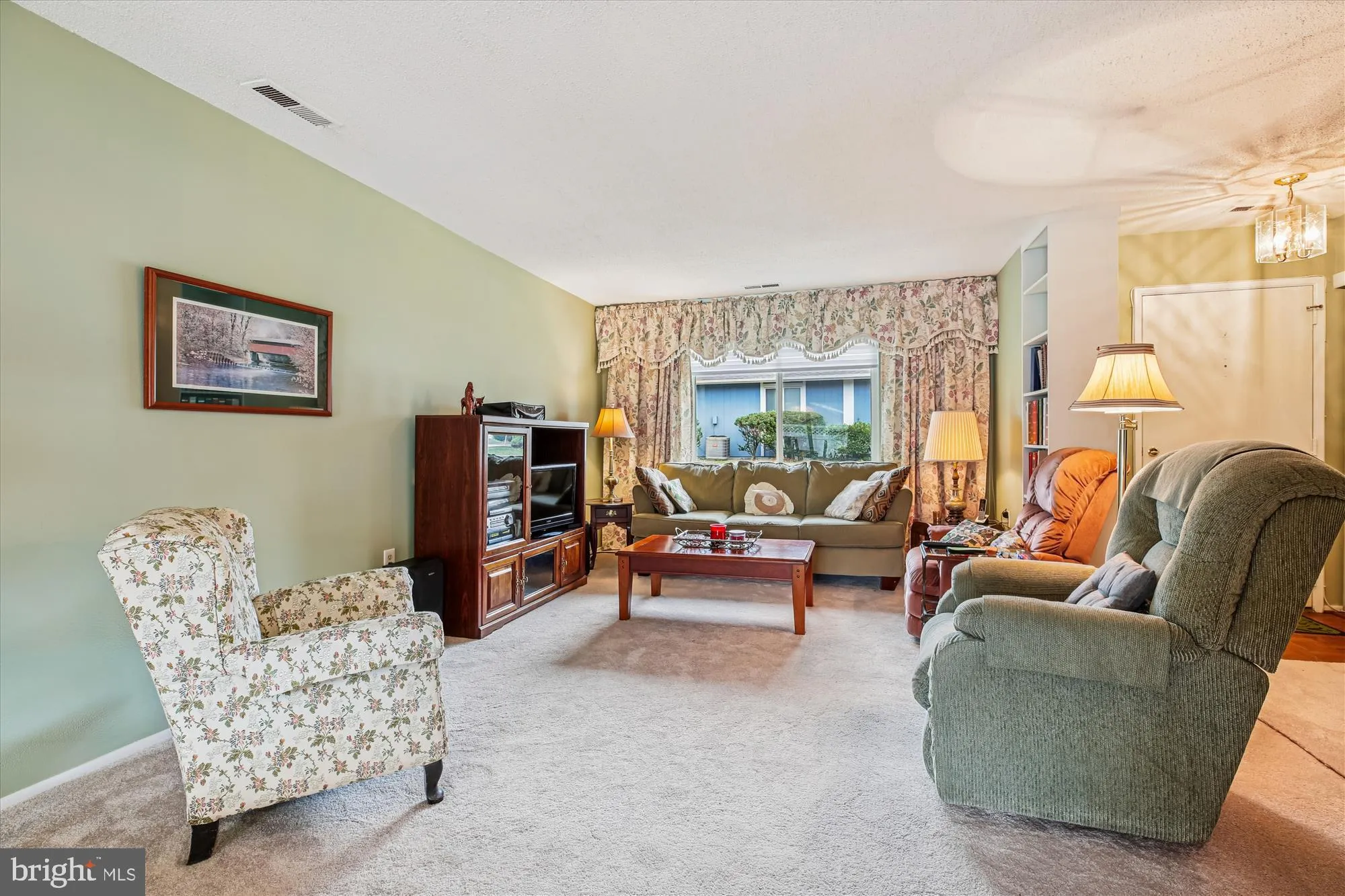 Property Slideshow image 2 of 33 | 15205 tottenham ter # 24-b, Silver Spring, MD, 20906