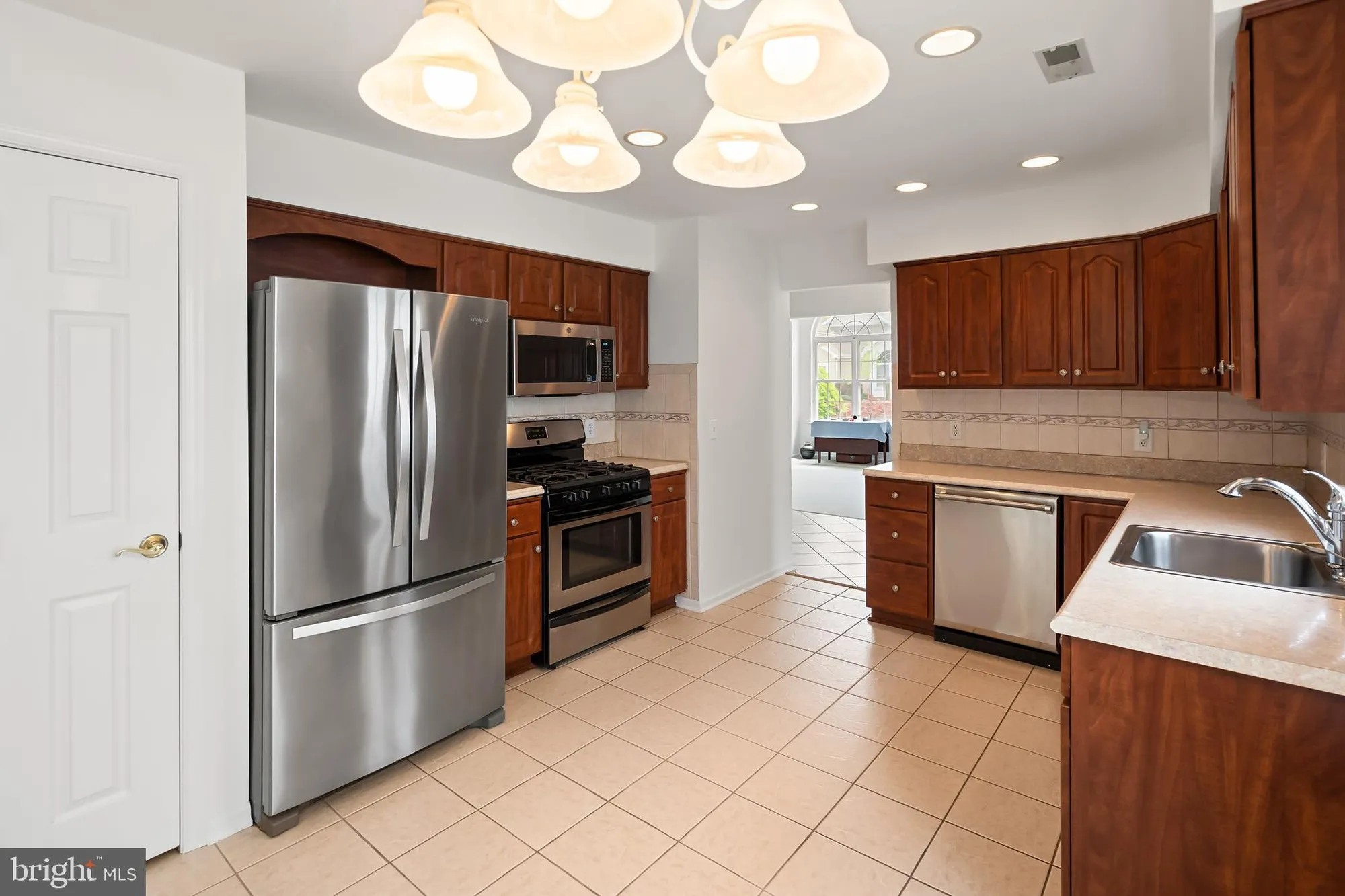 Property Slideshow image 7 of 32 | 12 rye ct, Jackson, NJ, 08527