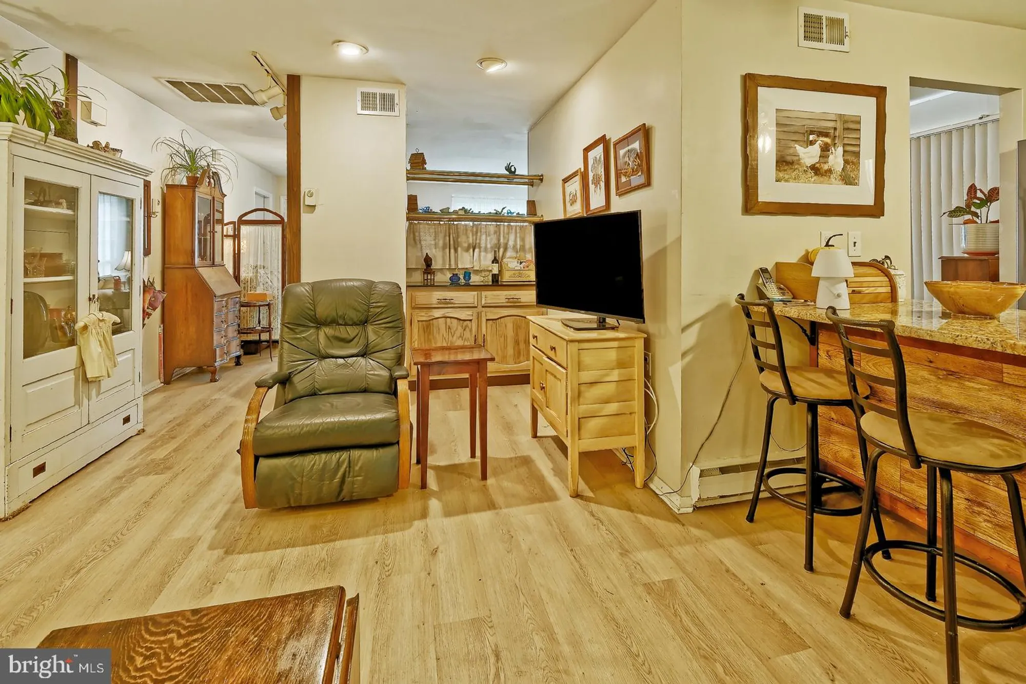 Property Slideshow image 12 of 25 | 103 buckingham dr, Southampton, NJ, 08088