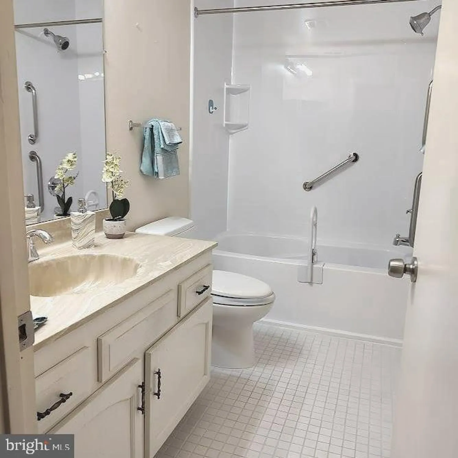 Property Slideshow image 13 of 29 | 3613 edelmar ter # 131-b, Silver Spring, MD, 20906