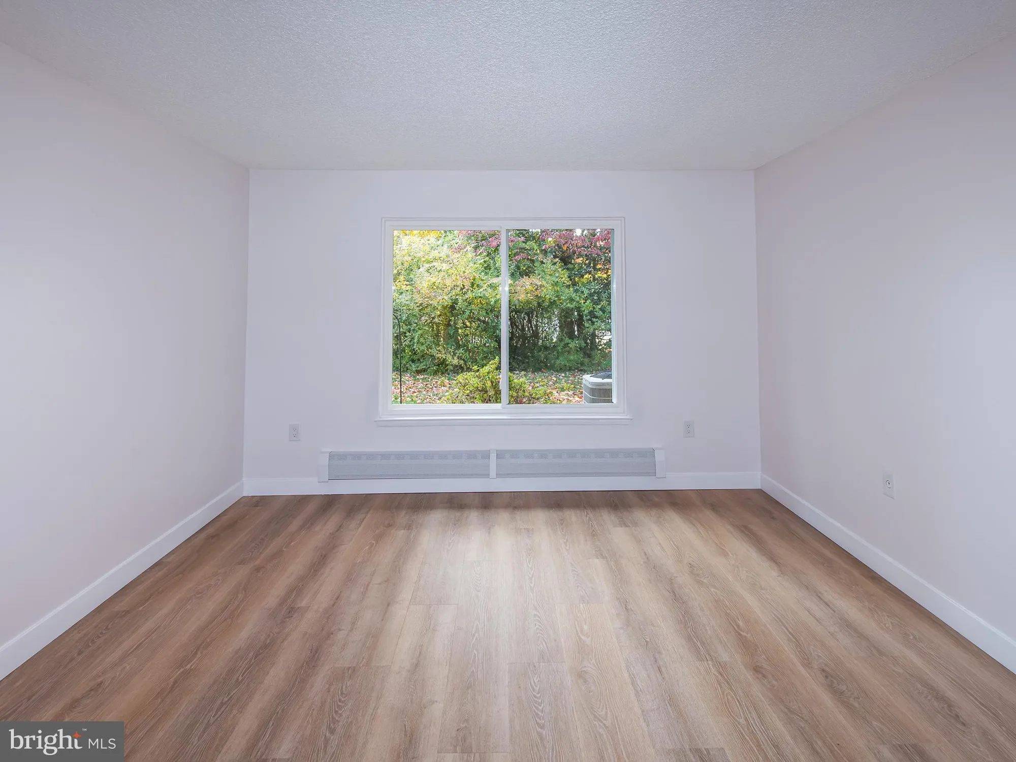 Property Slideshow image 24 of 34 | 15422 bramblewood dr # 21-b, Silver Spring, MD, 20906