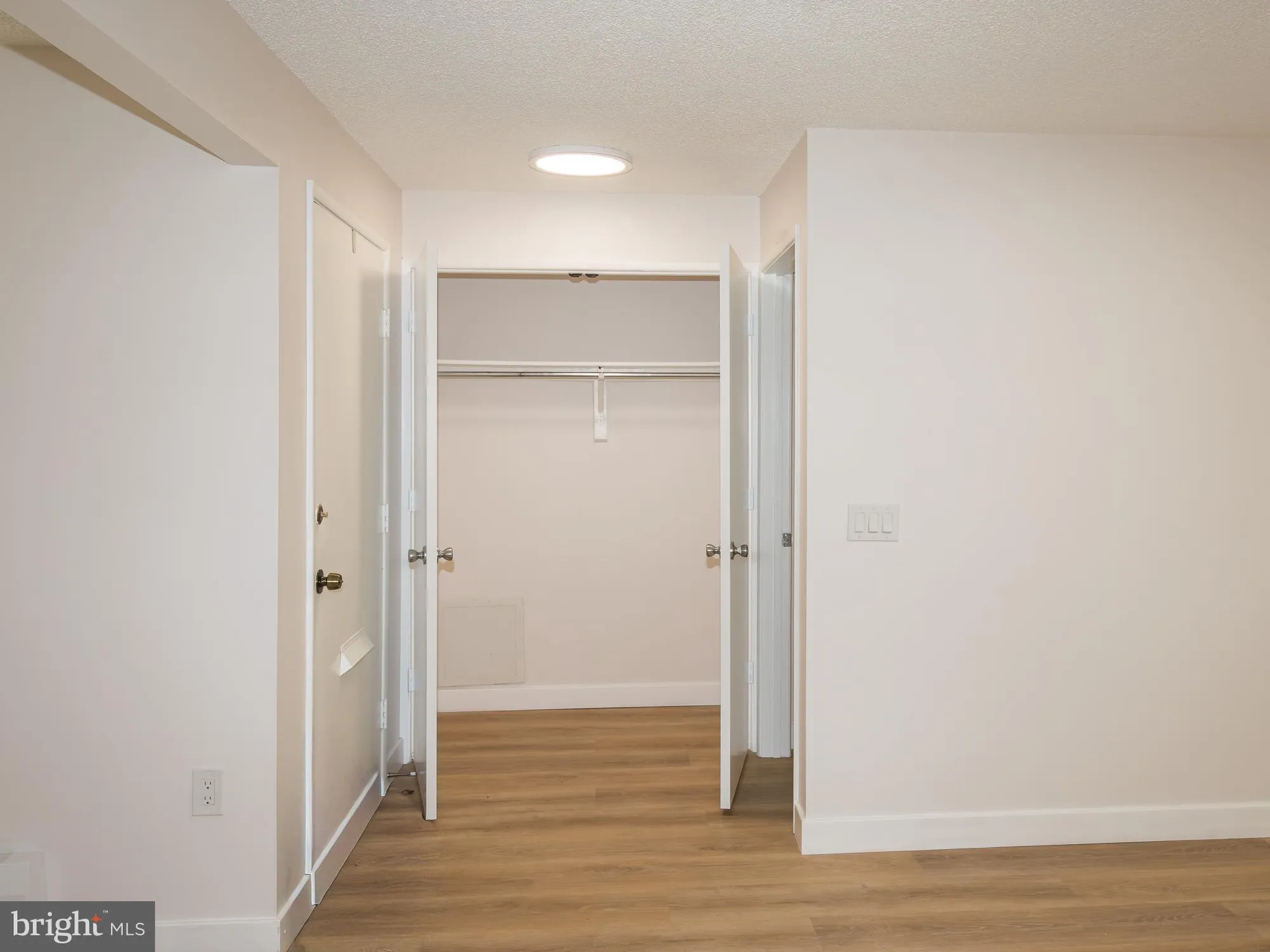 Property Slideshow image 28 of 34 | 15422 bramblewood dr # 21-b, Silver Spring, MD, 20906